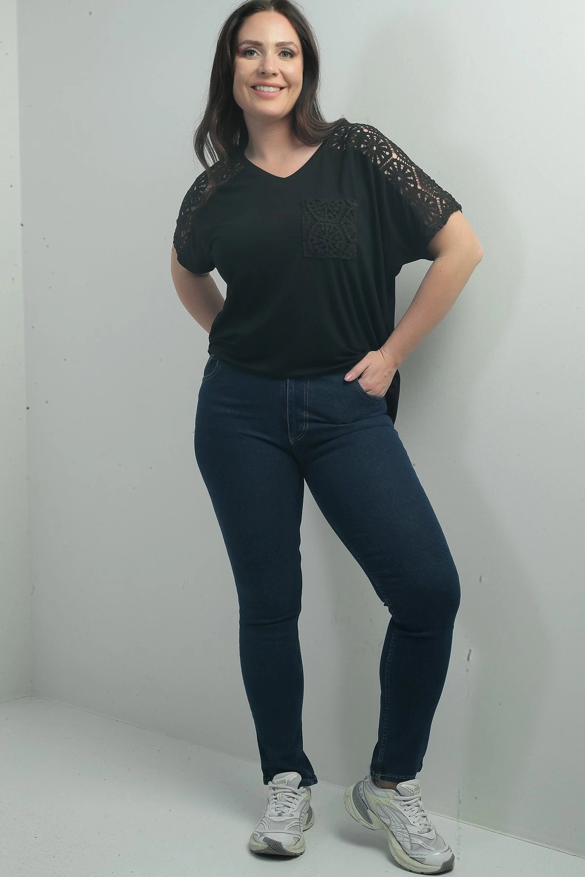 Kadın Yüksek Bel Boru Paça Likralı Büyük Beden Kot Pantolon