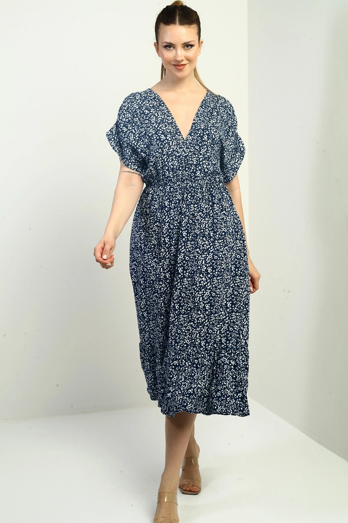 Kadın Ön Arka V Yaka Yarasa Kollu Mini Çiçekli Cepli Fırfırlı Elbise