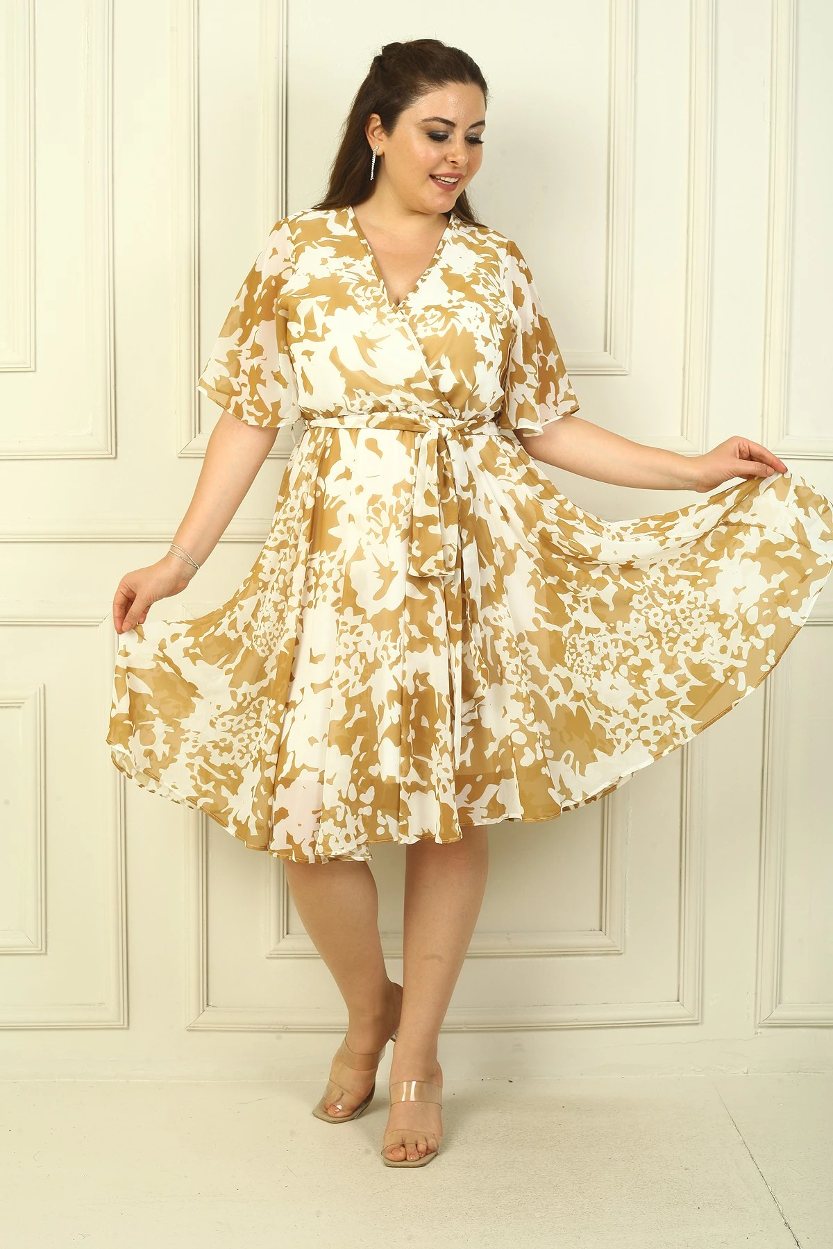 Kadın Kruvaze Yaka Volan Kollu Astarlı Beli Kuşaklı Büyük Güllü Büyük Beden Şifon Elbise