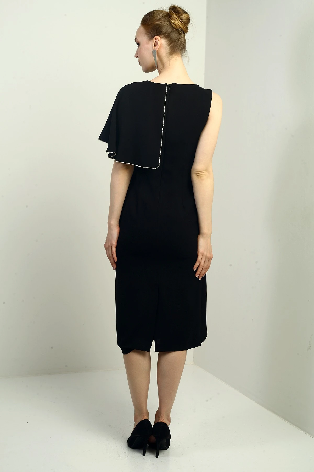 Kadın Tek Volan Kollu Taş Detaylı Astarlı Midi Krep Elbise