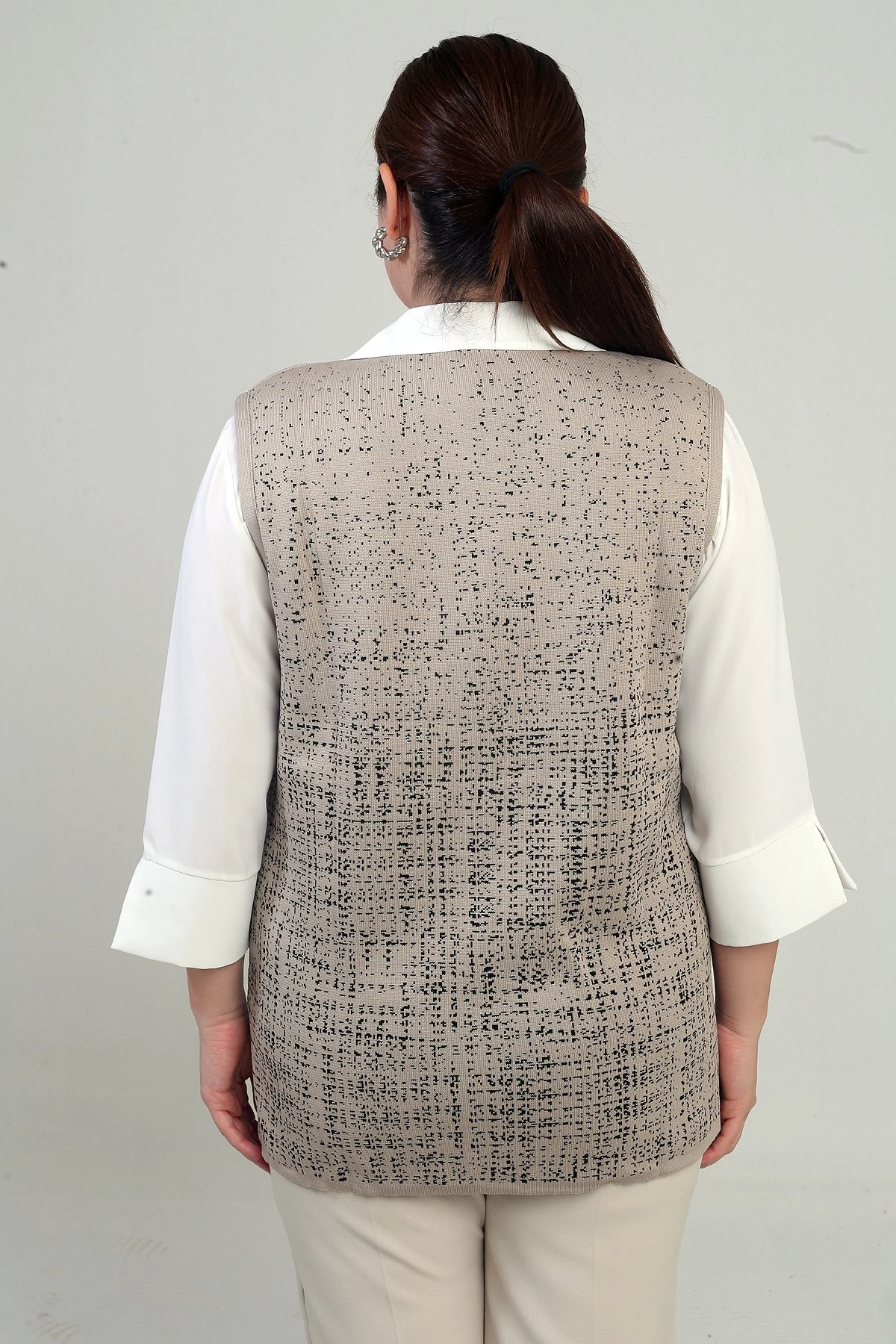 Kadın Önü Metal Düğmeli Celi Kazayağı Desenli Büyük Beden Kısa Triko Yelek