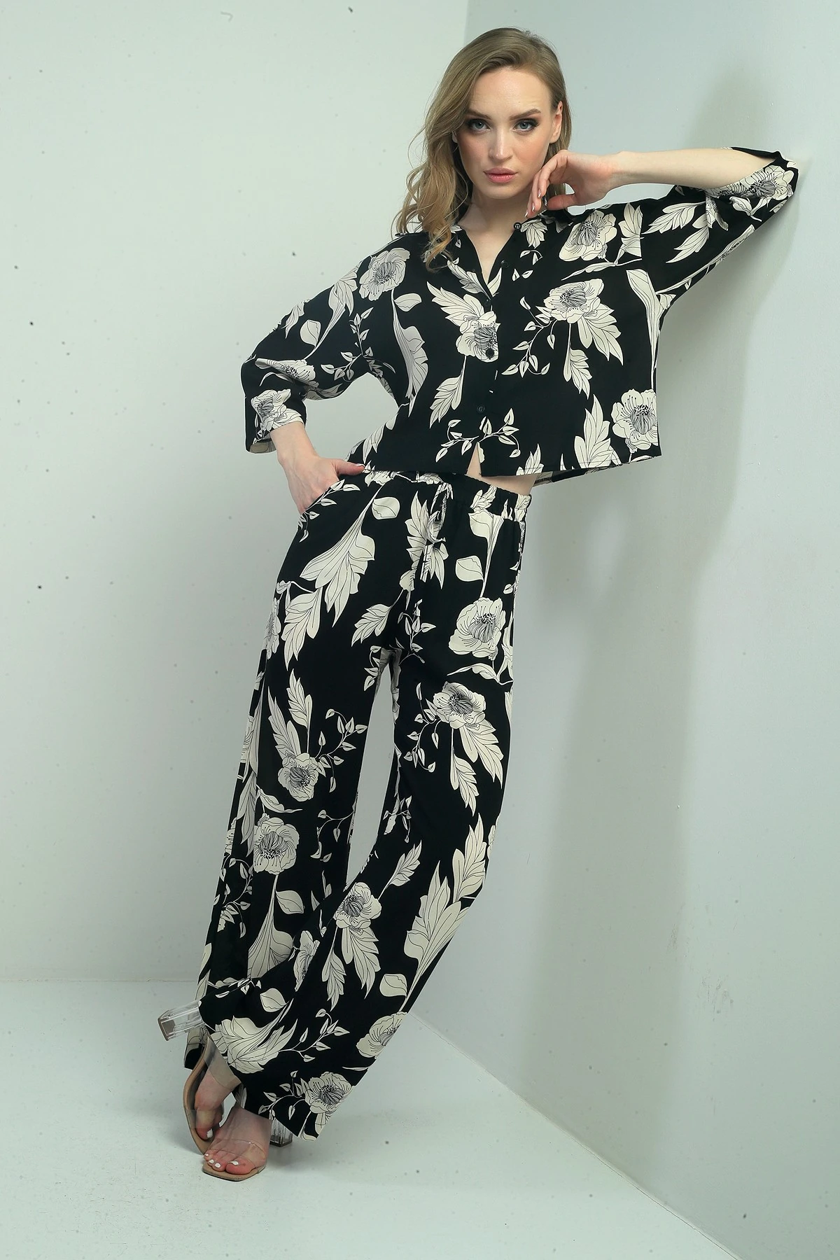 Kadın Çiçek Desenli Uzun Kollu Gömlek Beli Lastikli Bağcıklı İkili Takım