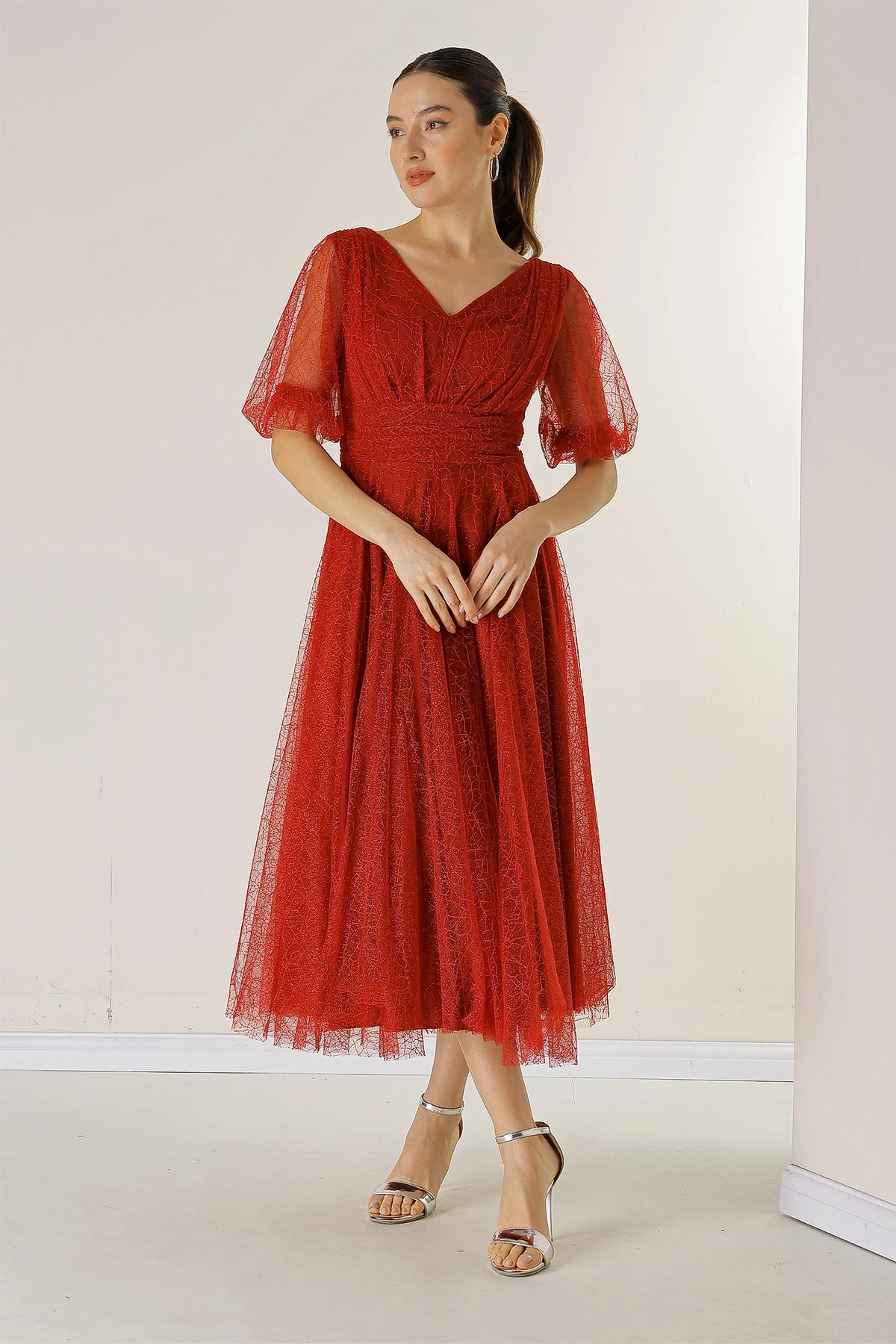 Ön Arka V Yaka Kısa Balon Kollu Astarlı Örümcek Desenli Simli Dalya Kumaş Elbise