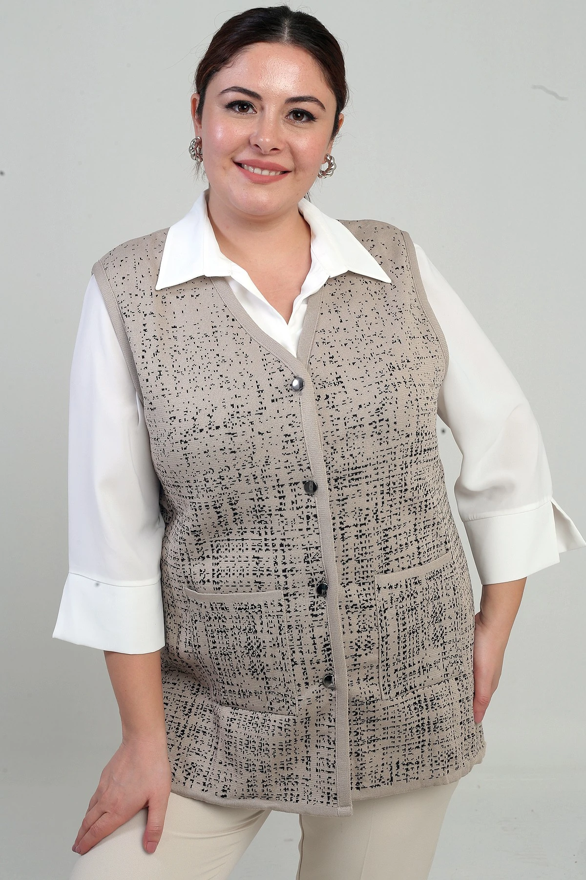 Kadın Önü Metal Düğmeli Celi Kazayağı Desenli Büyük Beden Kısa Triko Yelek