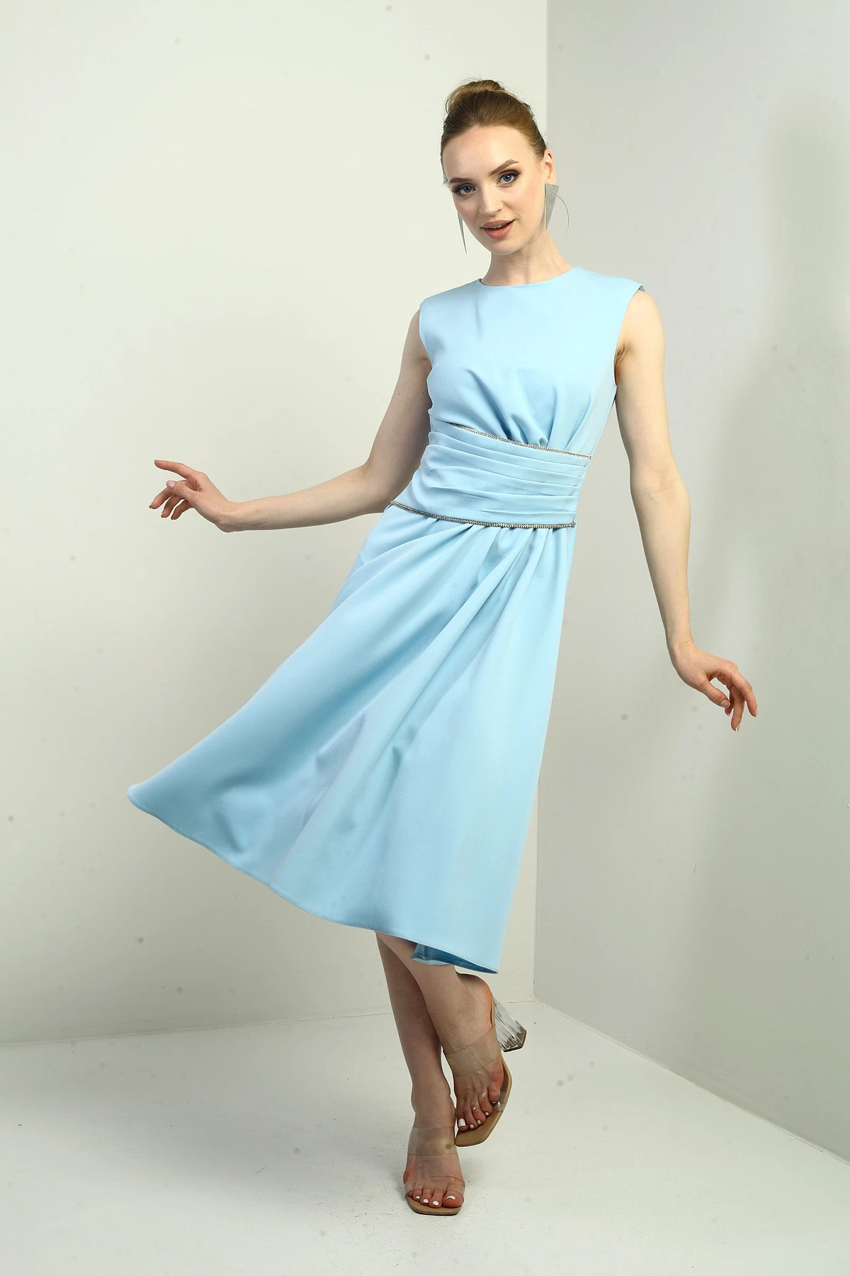 Kadın Beli Taş Detaylı Drapeli Kloş Midi Krep Elbise