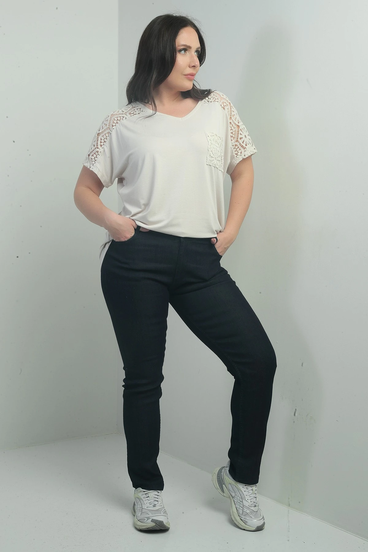 Kadın Yüksek Bel Boru Paça Likralı Büyük Beden Kot Pantolon