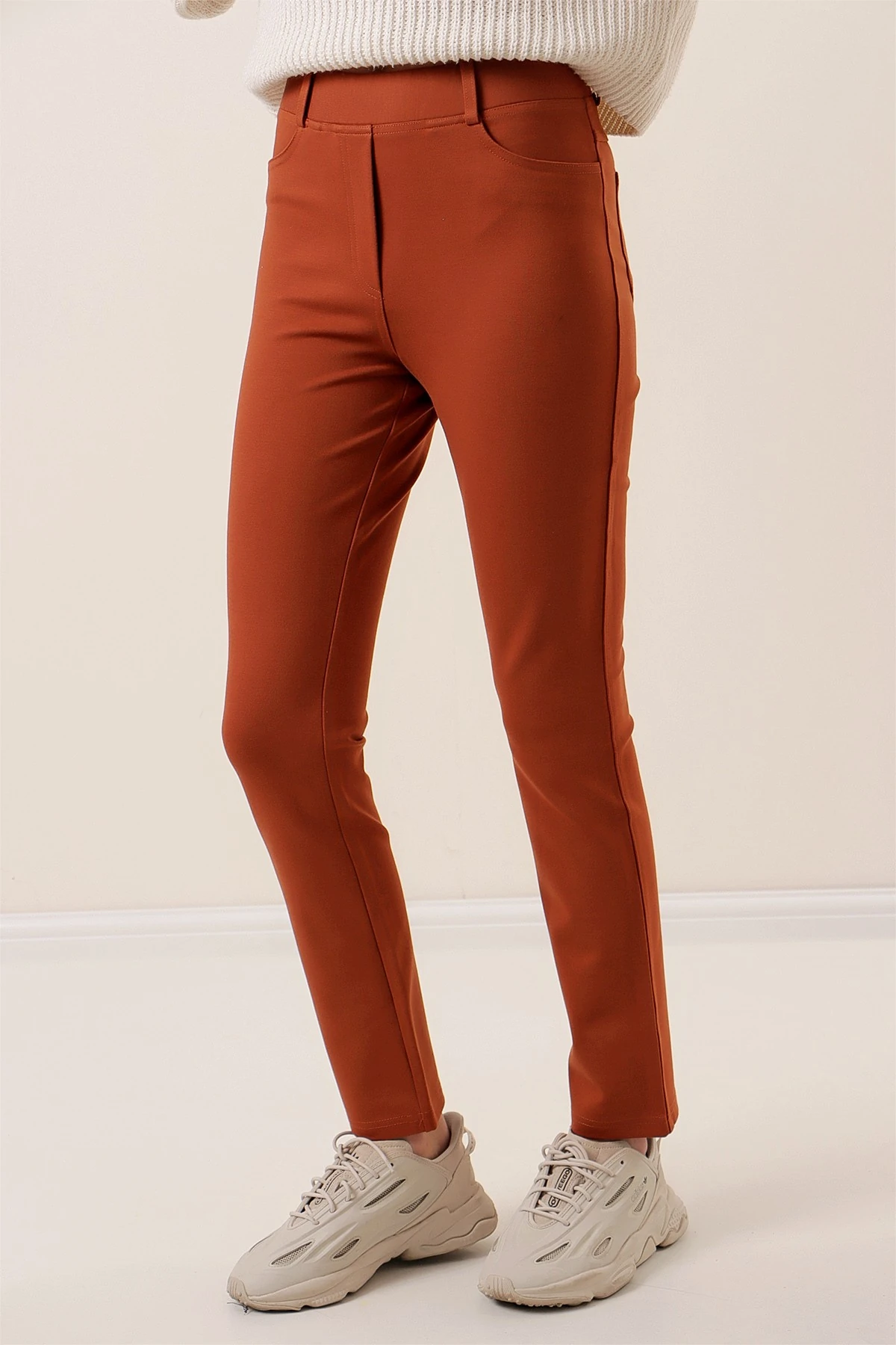 En Boy Likralı Önü Sahte Cepli Pantolon