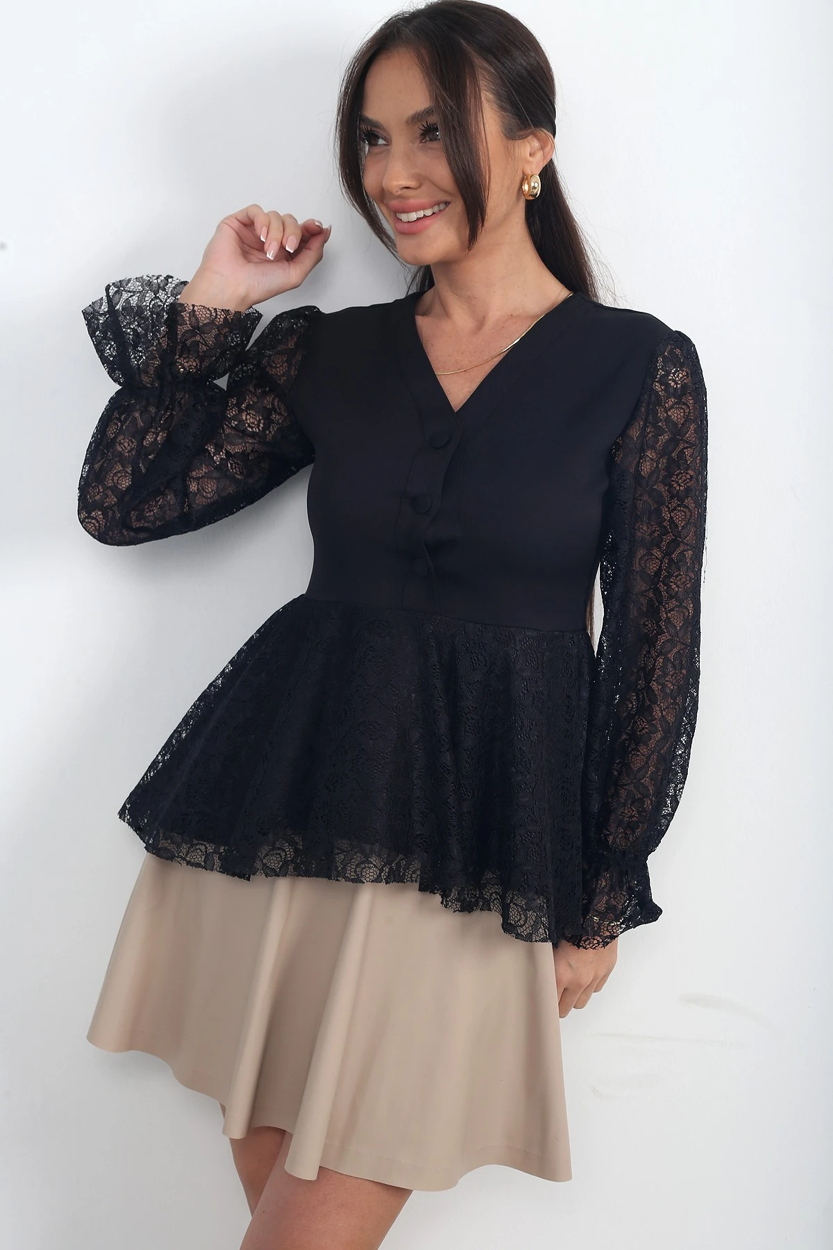 Kadın Önü Yarım Düğmeli Tül Detaylı Volanlı Bluz