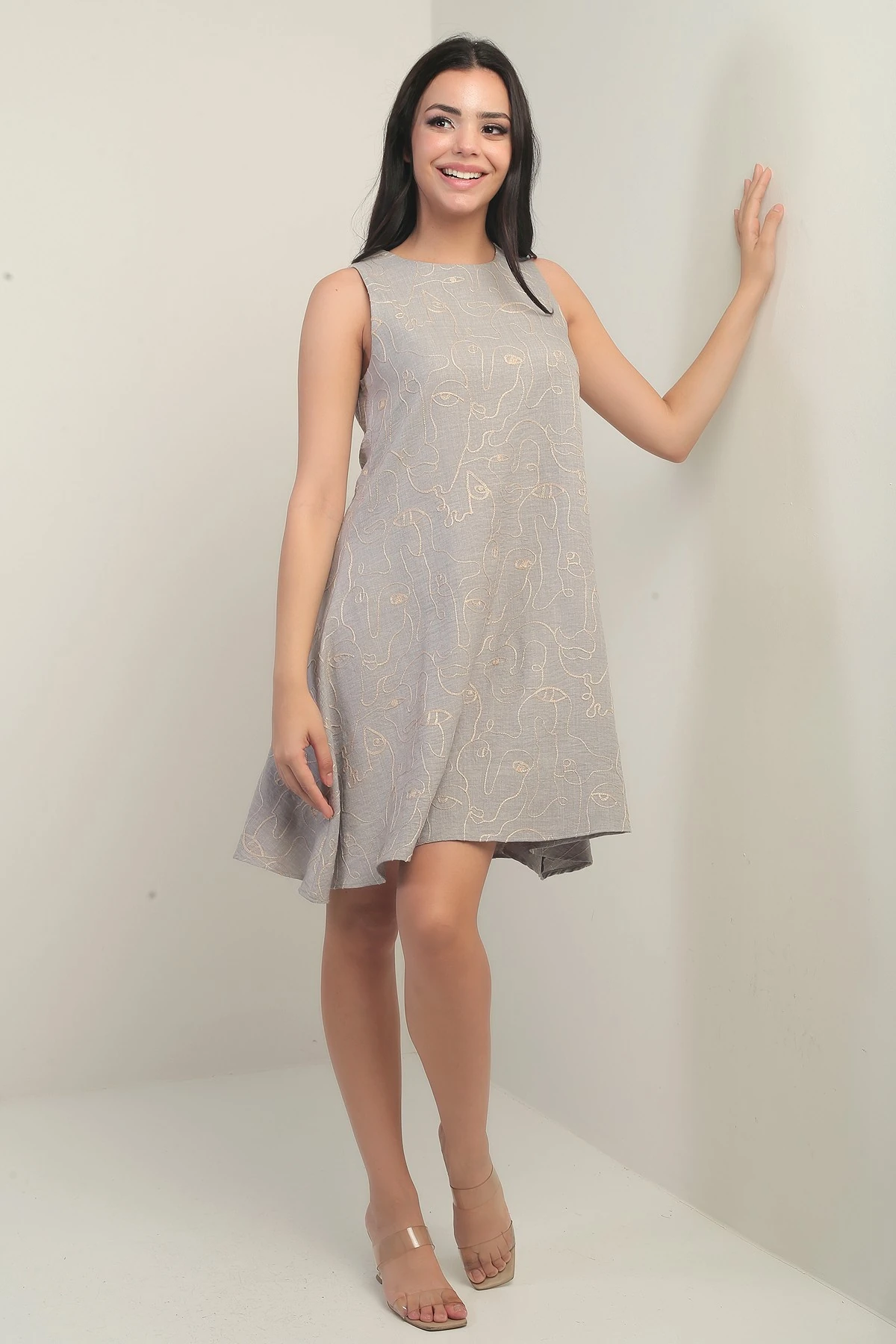 Kadın Yuvarlak Yaka Kordeneli Kolsuz Kısa Elbise