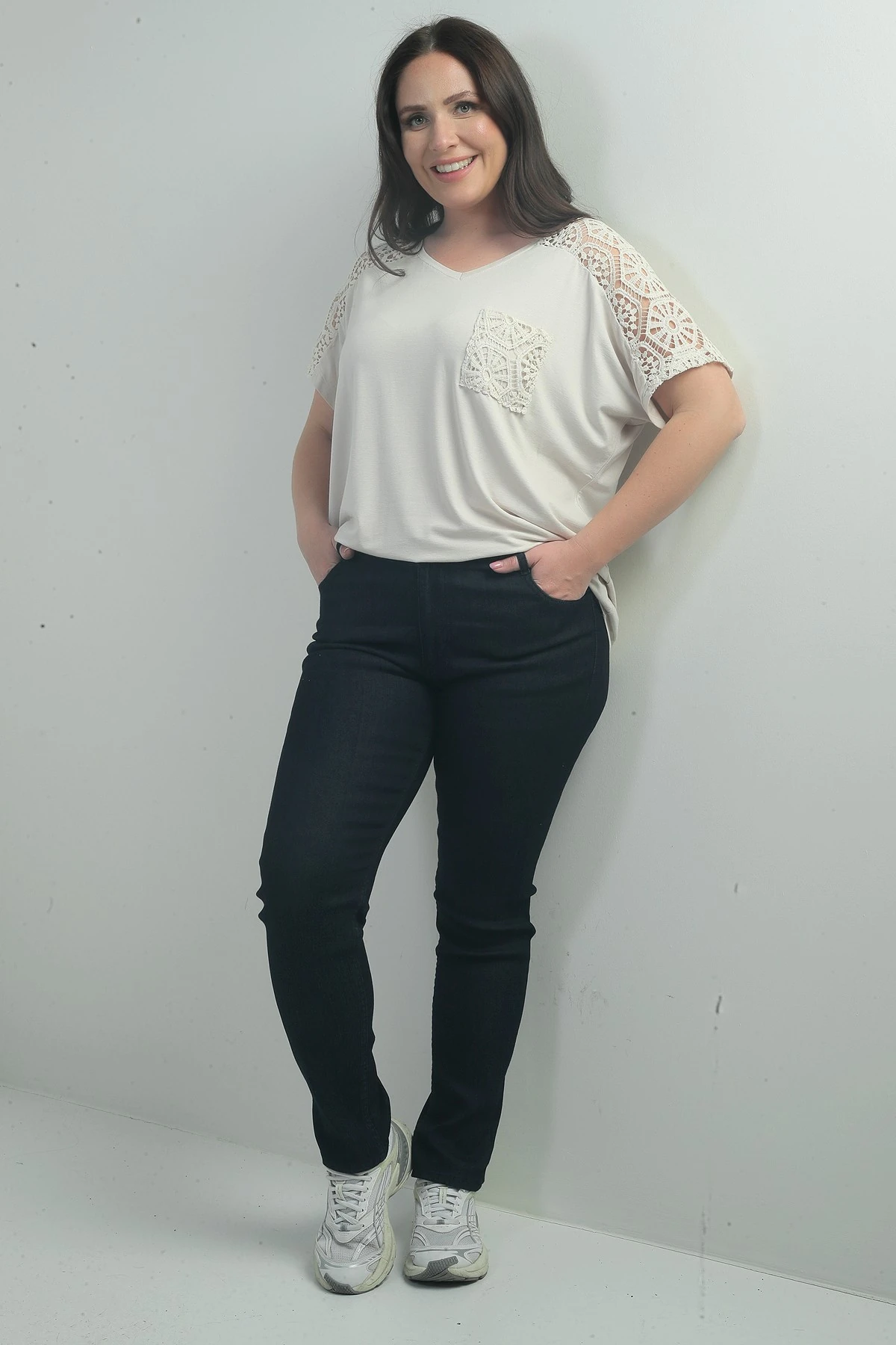 Kadın Yüksek Bel Boru Paça Likralı Büyük Beden Kot Pantolon