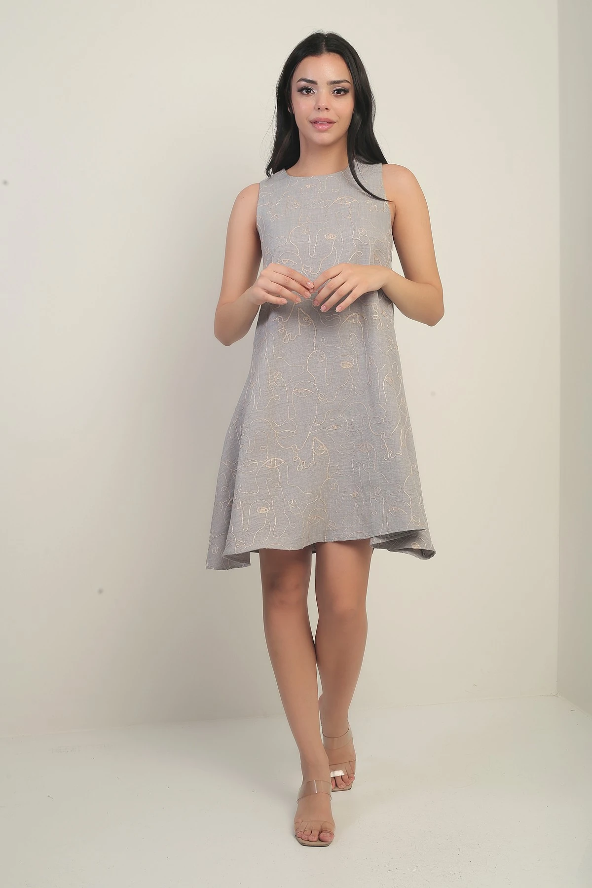 Kadın Yuvarlak Yaka Kordeneli Kolsuz Kısa Elbise