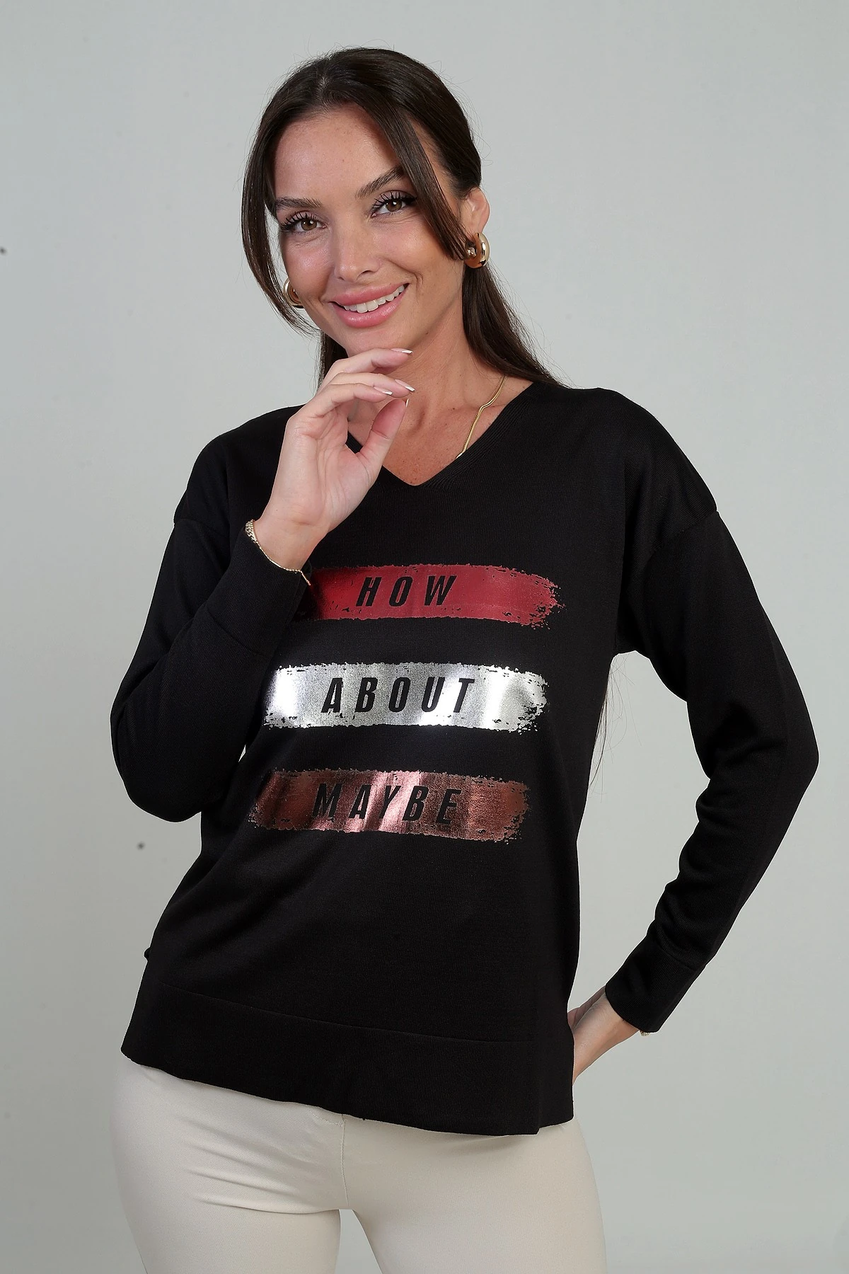 Kadın V Yaka Önü Yazı Baskılı Triko Bluz