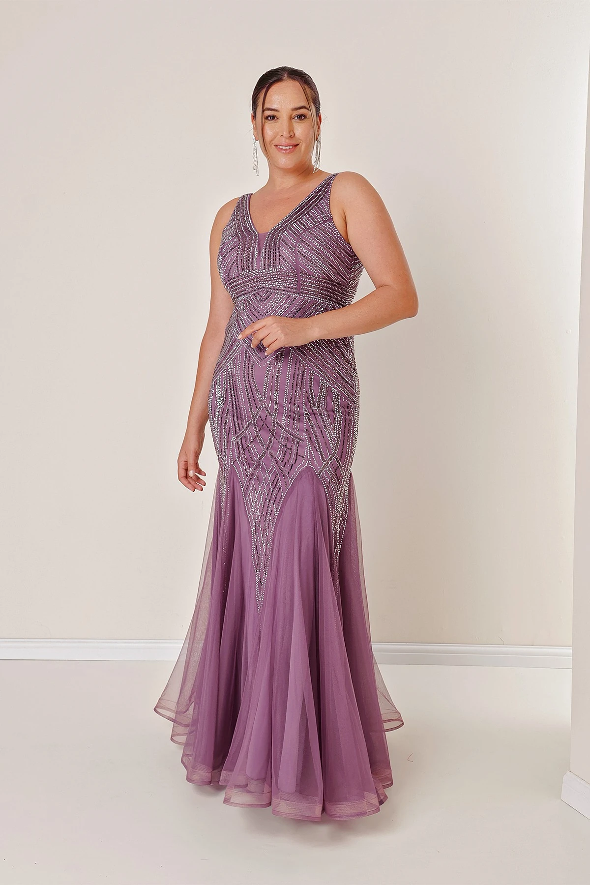 Ön Arka V Yaka Taş İşlemeli Astarlı B.B Uzun Tül Elbise