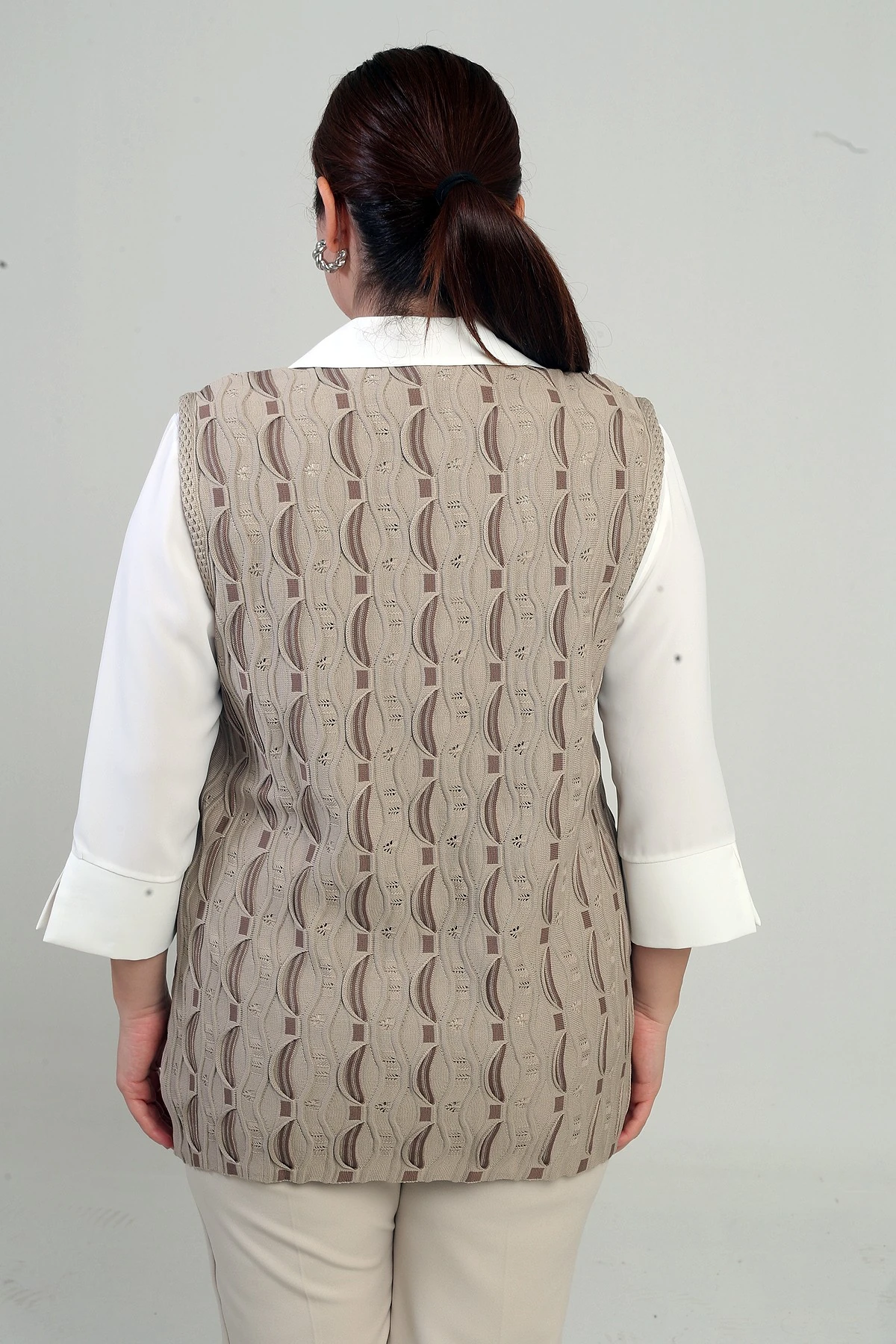 Kadın Önü Düğmeli Ajurlu Büyük Beden Triko Yelek