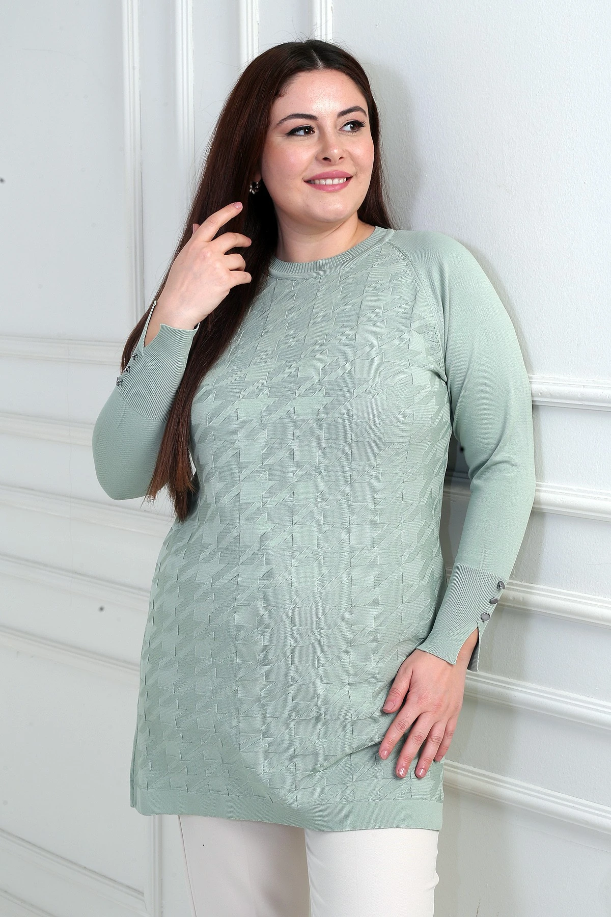 Kadın Büyük Kazayağı Desen Kolları Düğme Detaylı Büyük Beden Tunik Bluz