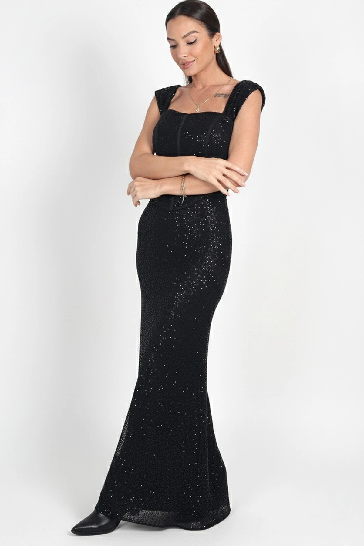 Kadın Straplez Büstiyerli Düşük Kollu Astarlı Belenli File Balık Elbise