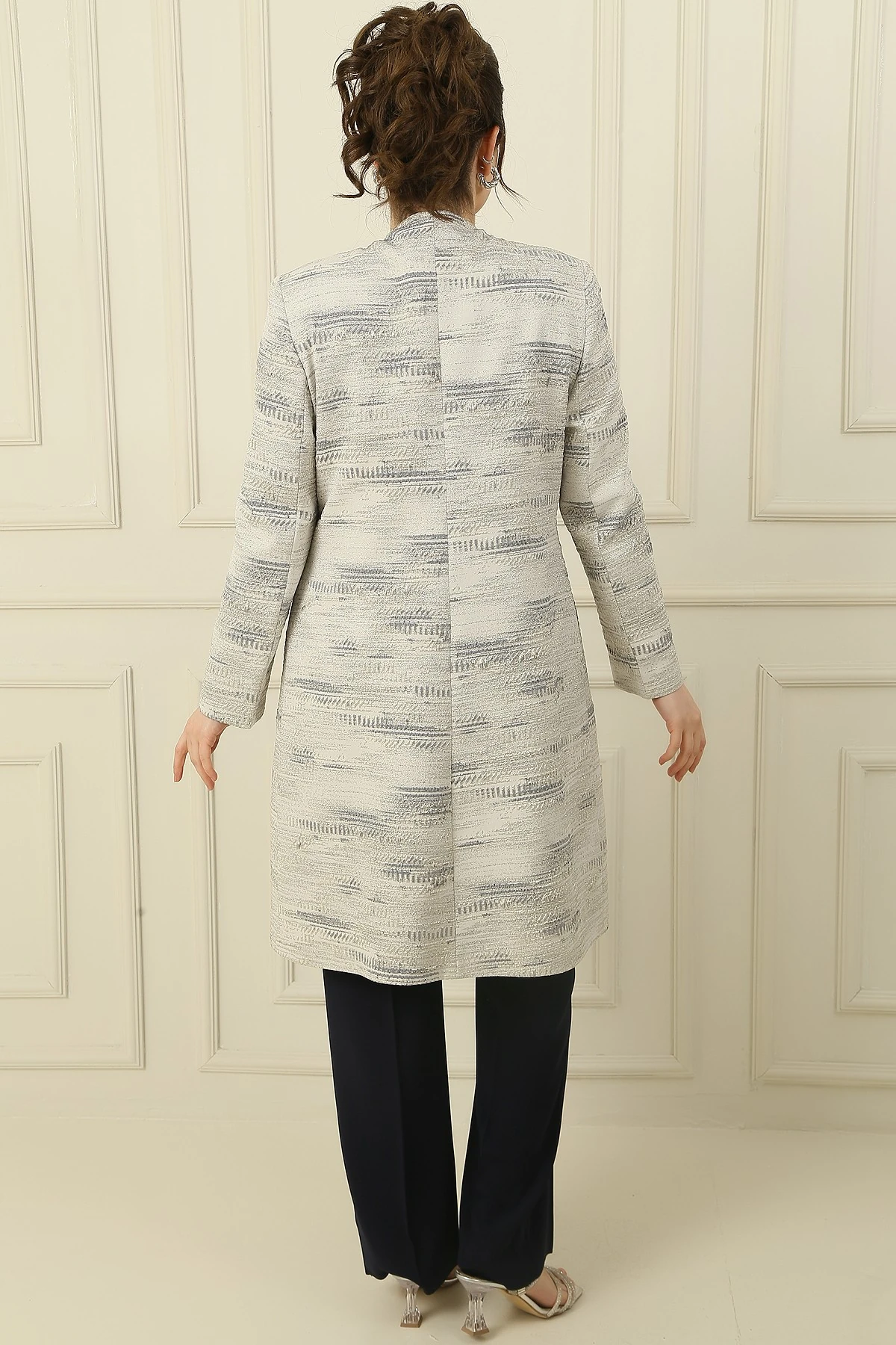 Yakası Taş Detaylı Astarlı Jakarlı Ceket İçi Kolsuz Bluz Pantolonlu Büyük Beden 3'lü Takım