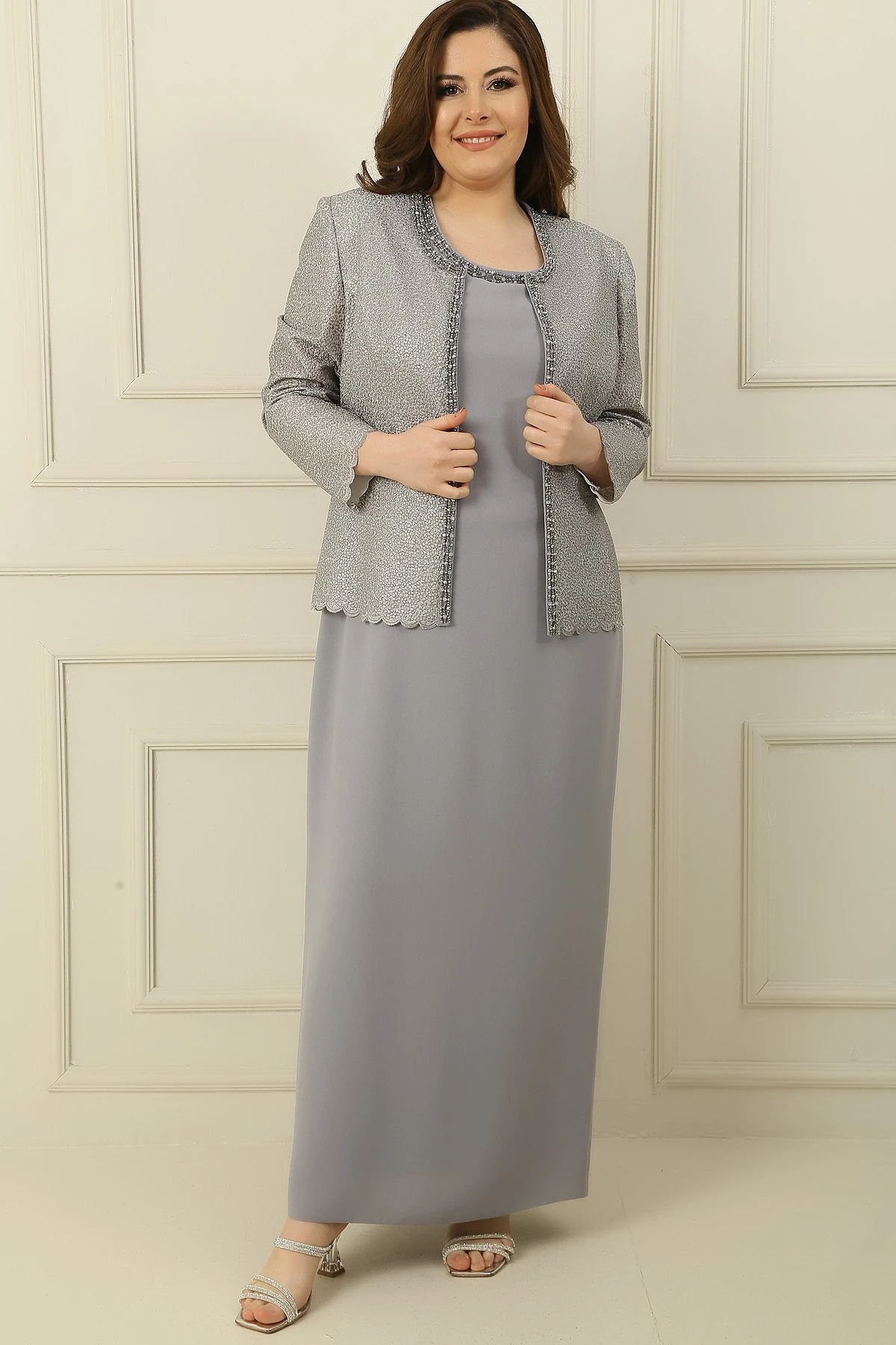 Yaka Taşlı Astarlı Uzun Krep Elbise Pullu Ceket Büyük Beden 2'li Takım