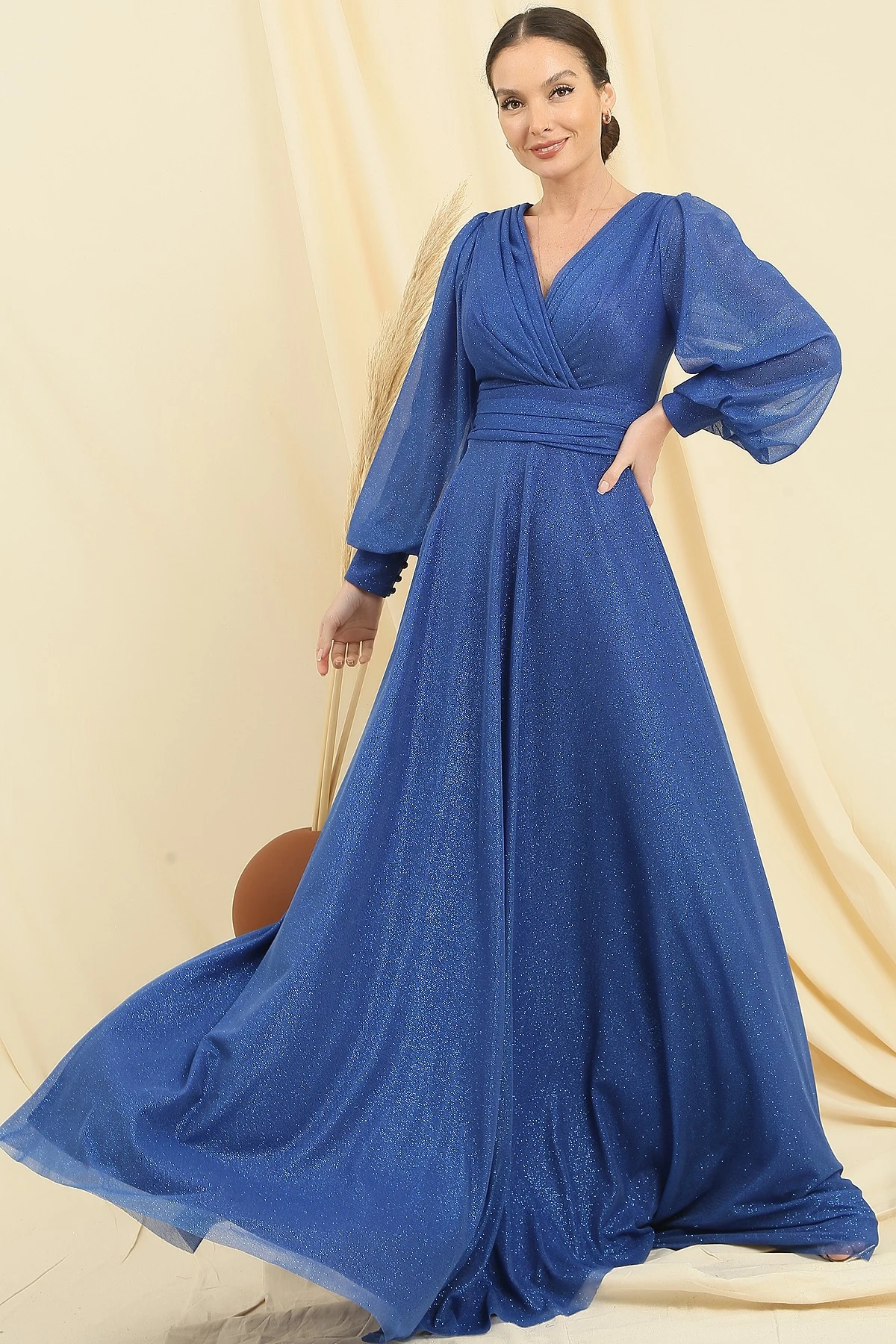 Kruvaze Yaka Kolları Düğmeli Astarlı Simli Uzun Elbise