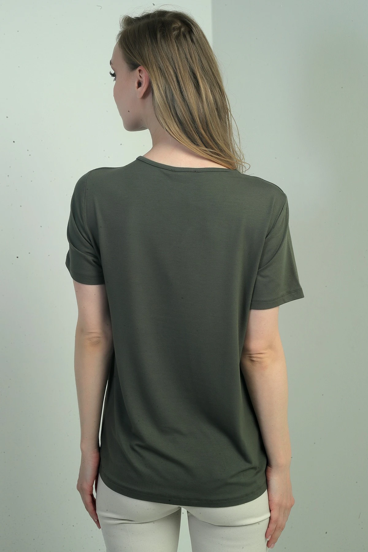 V Aksesuarlı V Yaka Kısa Kol Bluz