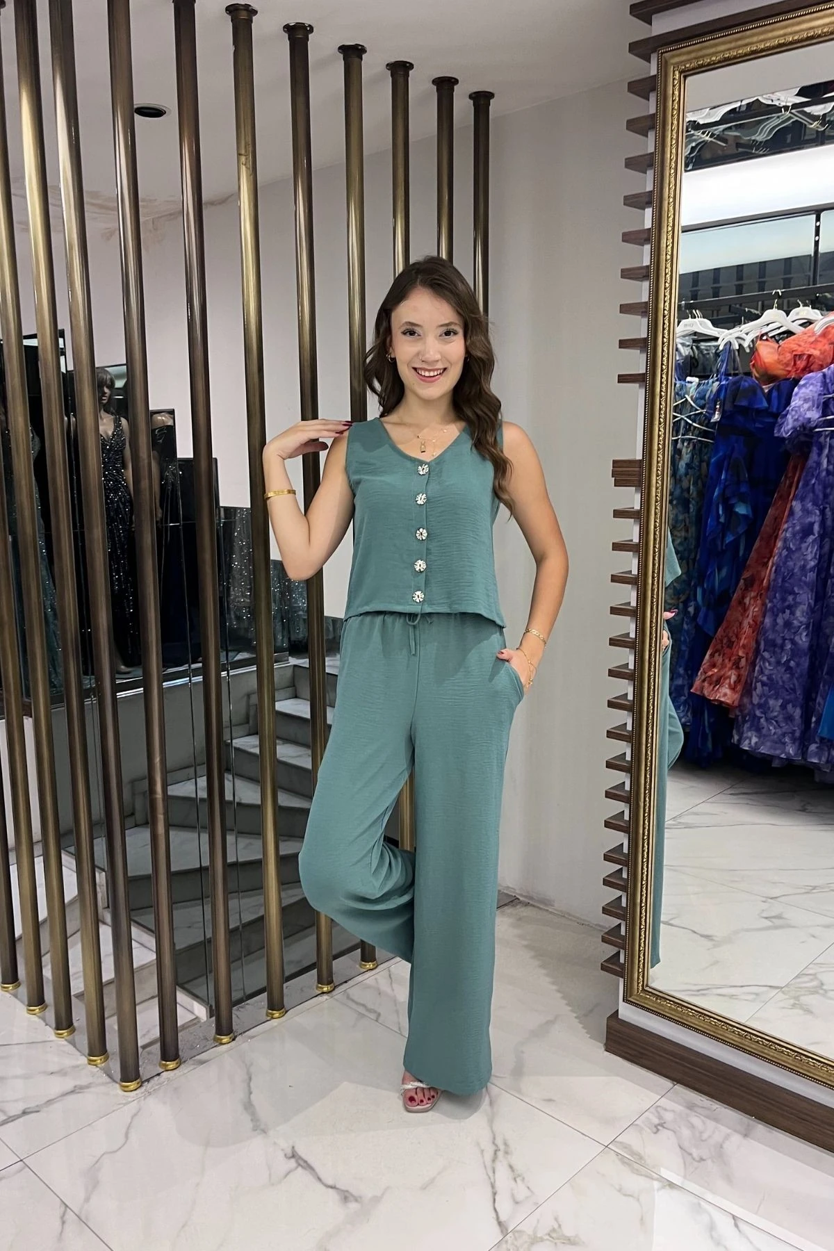 Kadın V Yaka Önü Düğmeli Bluz Beli Lastikli Cepli Palazzo Pantolon Ayrobin 2'li Takım