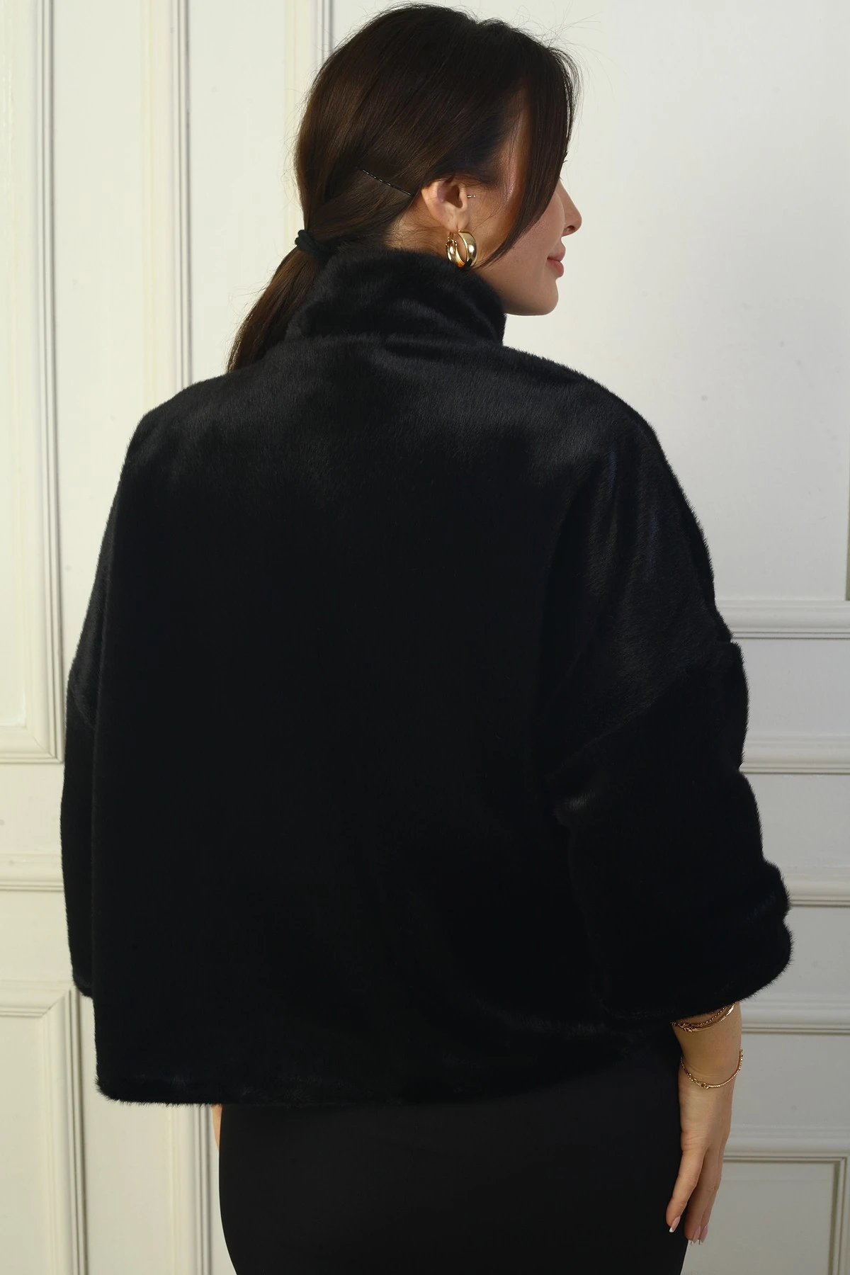 Kadın Taş Tokalı İçi Astarlı Kürk Ceket