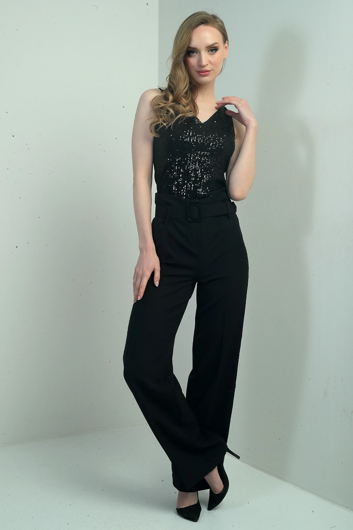 Kadın Yanları Pul Şeritli Beli Kemerli Bol Paça Pantolon