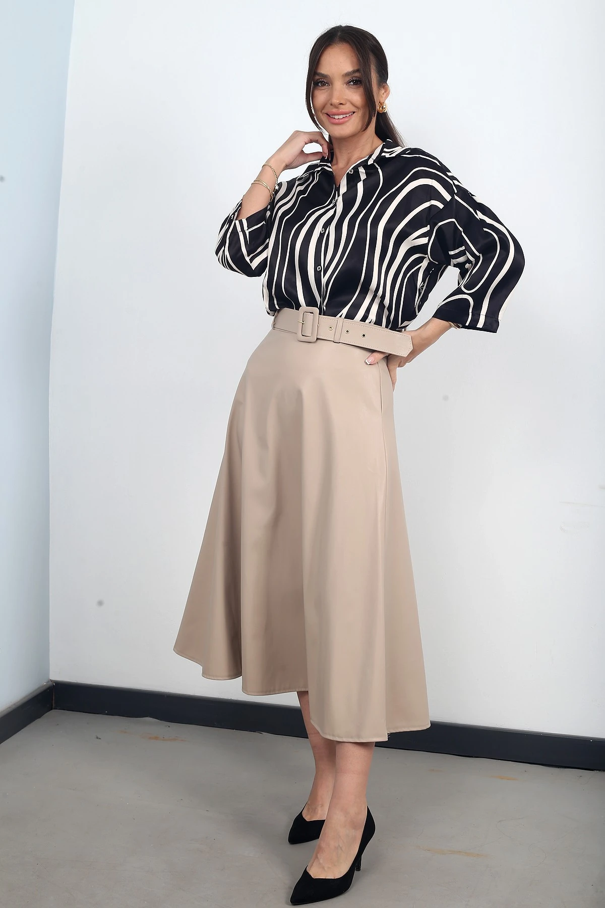 Kadın Beli Kemerli Şardonlu Kloş Uzun Deri Etek