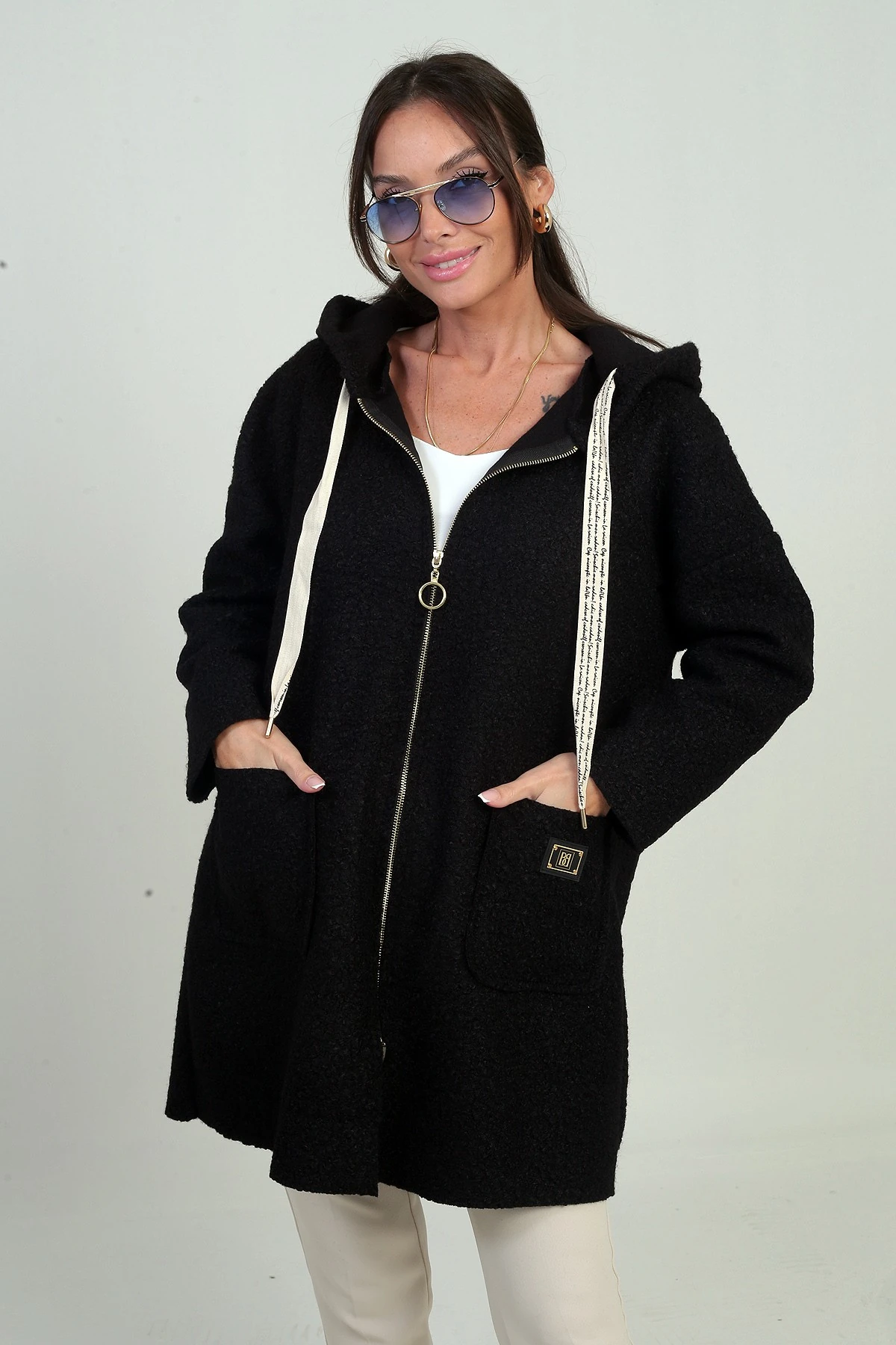 Kadın Kapüşonlu Önü Fermuarlı Cepli Rahat Kalıp Buklet Hırka