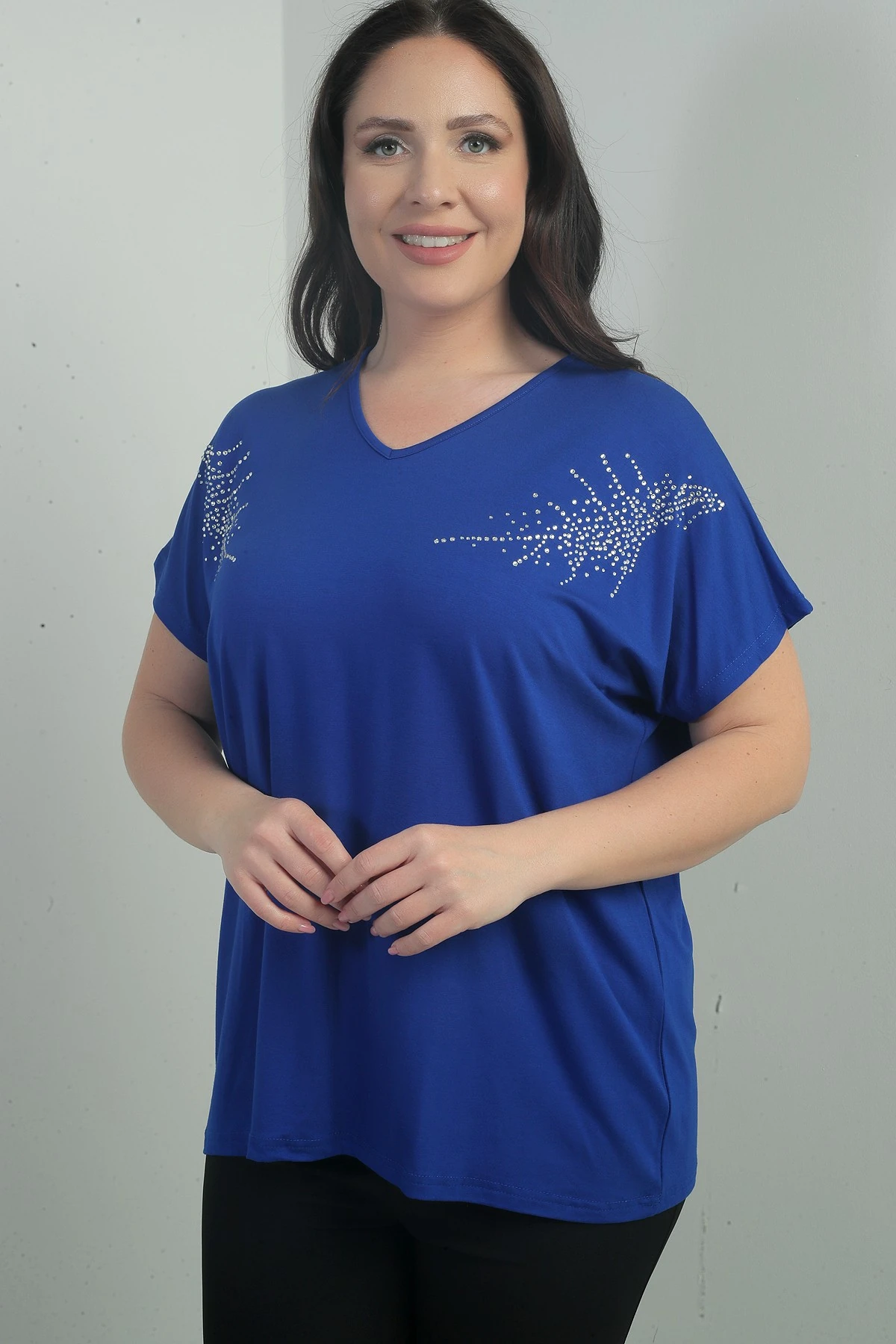 Kadın Omuzu Taş Baskılı V Yaka Yarasa Kol B.B. Bluz