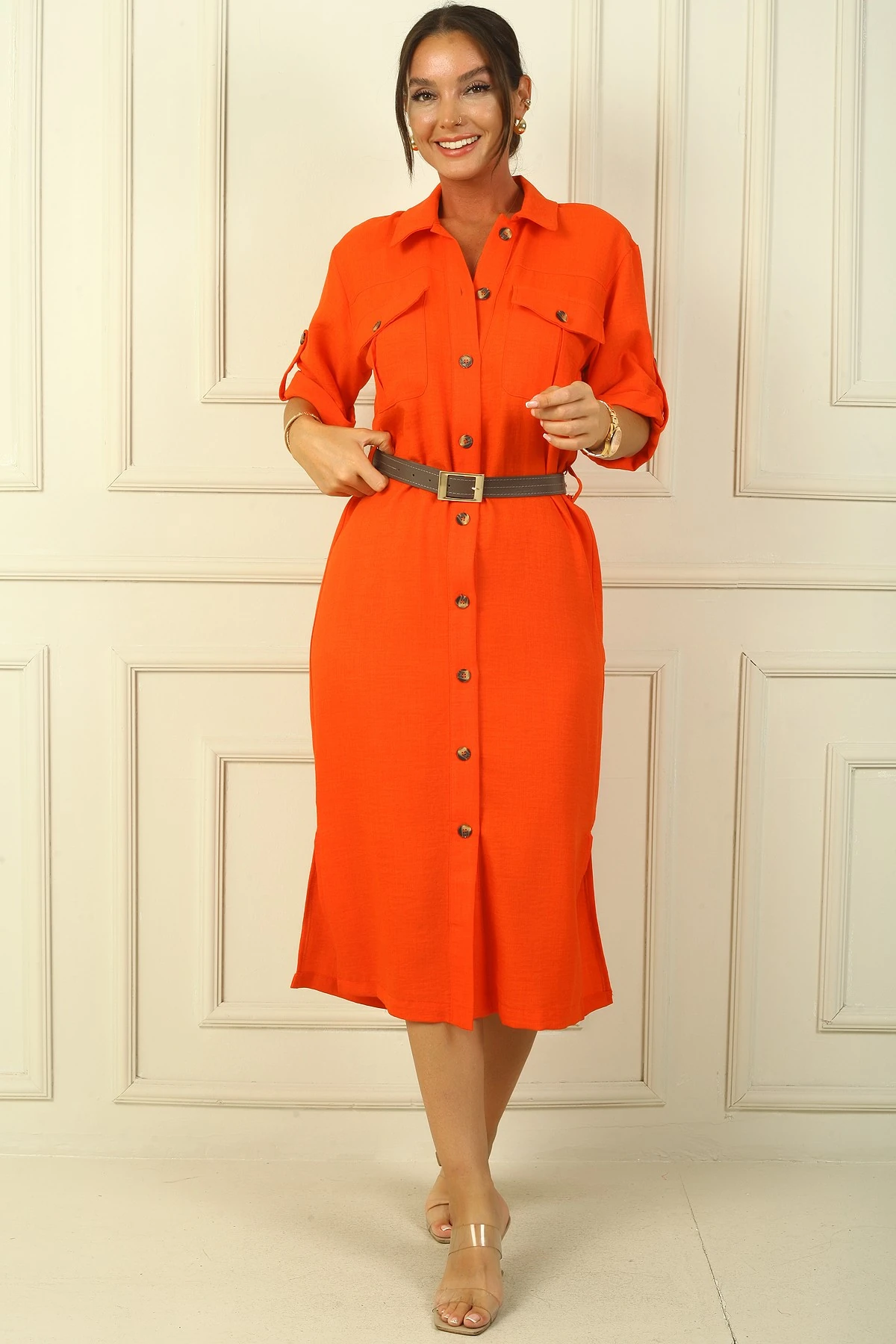 Önü Düğmeli Beli Kemerli Çift Cepli Keten Efektli Uzun Elbise