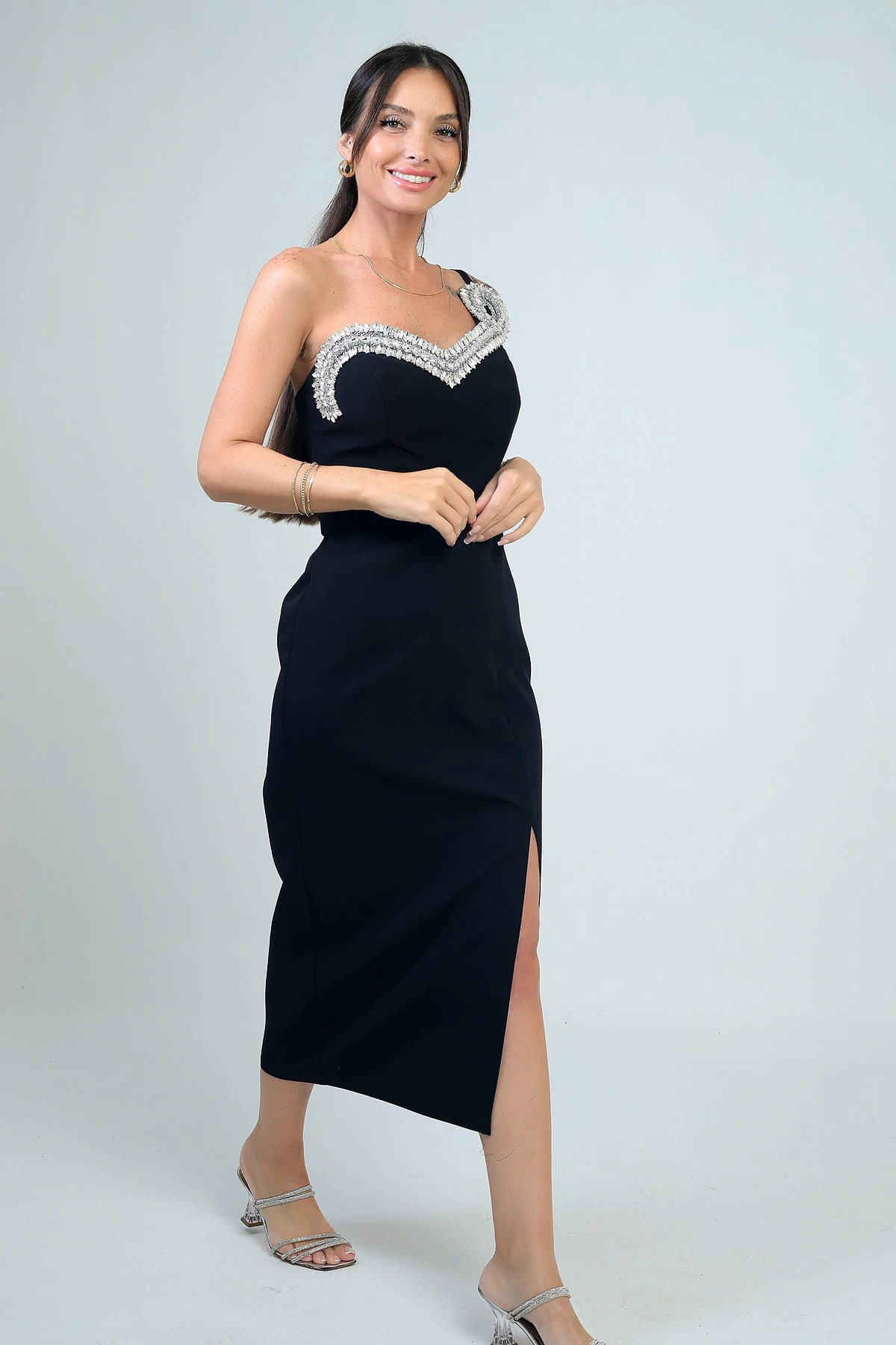 Kadın İnce Tek Askılı Taş Detaylı Balenli Krep Midi Elbise