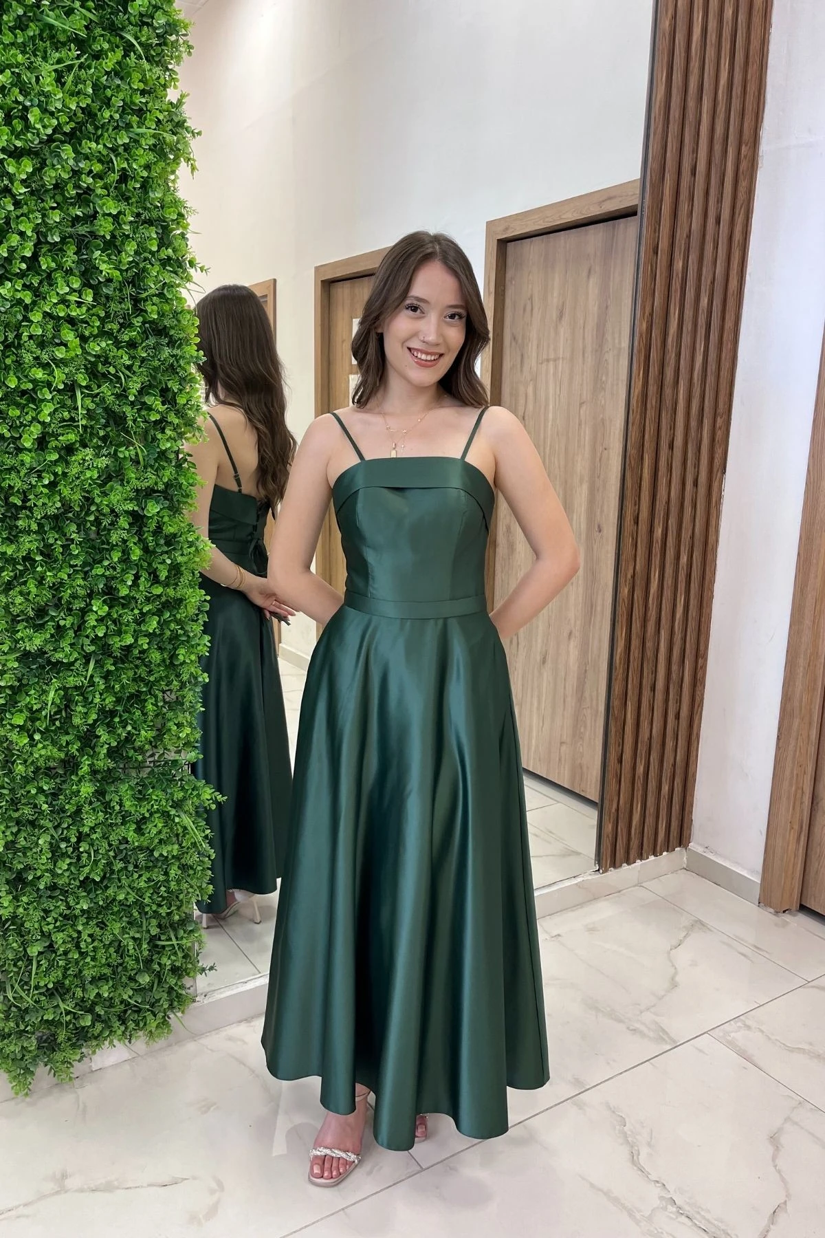 Kadın İnce Askılı Astarlı Cepli Midi Saten Elbise