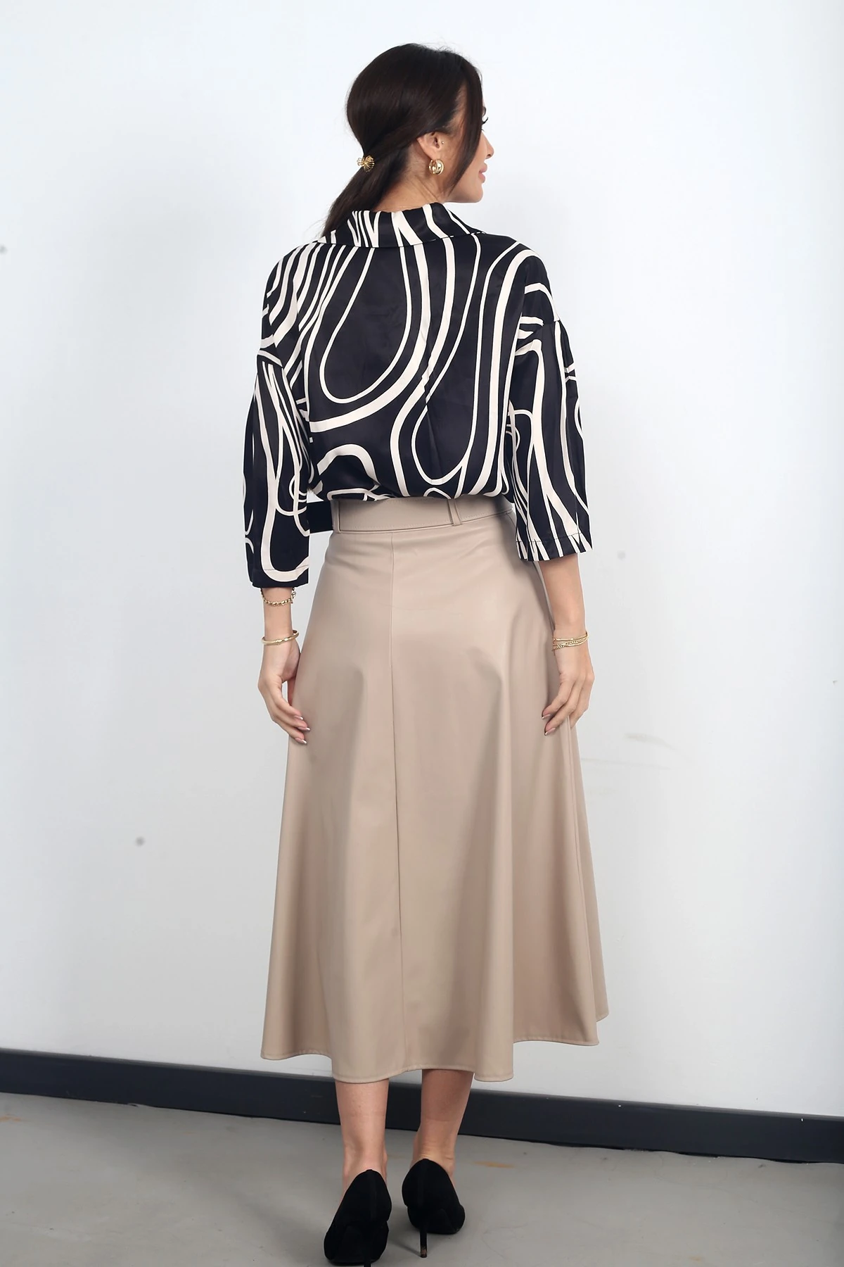 Kadın Beli Kemerli Şardonlu Kloş Uzun Deri Etek