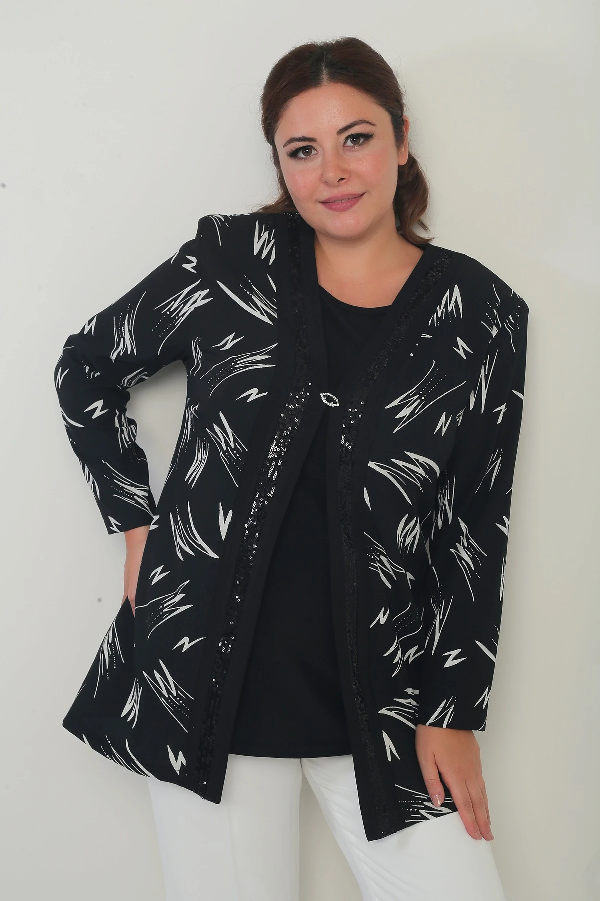 Kadın İçi Kolsuz Likralı Bluz Önü Şerit Pu Detaylı Desenli Krep Ceket Büyük Beden 2'li Takım