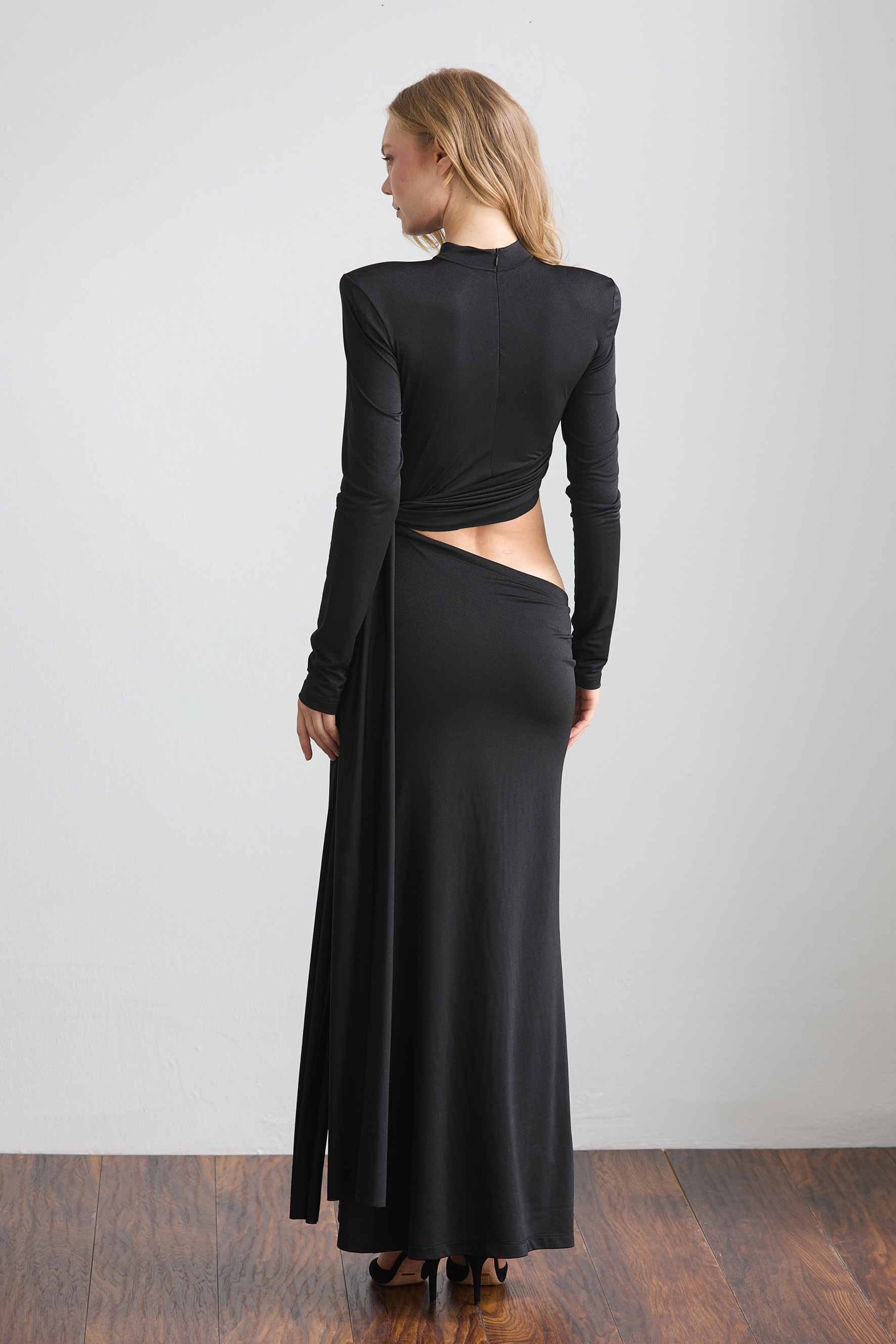 GIZY UZUN KOLLU VATKALI ELBİSE