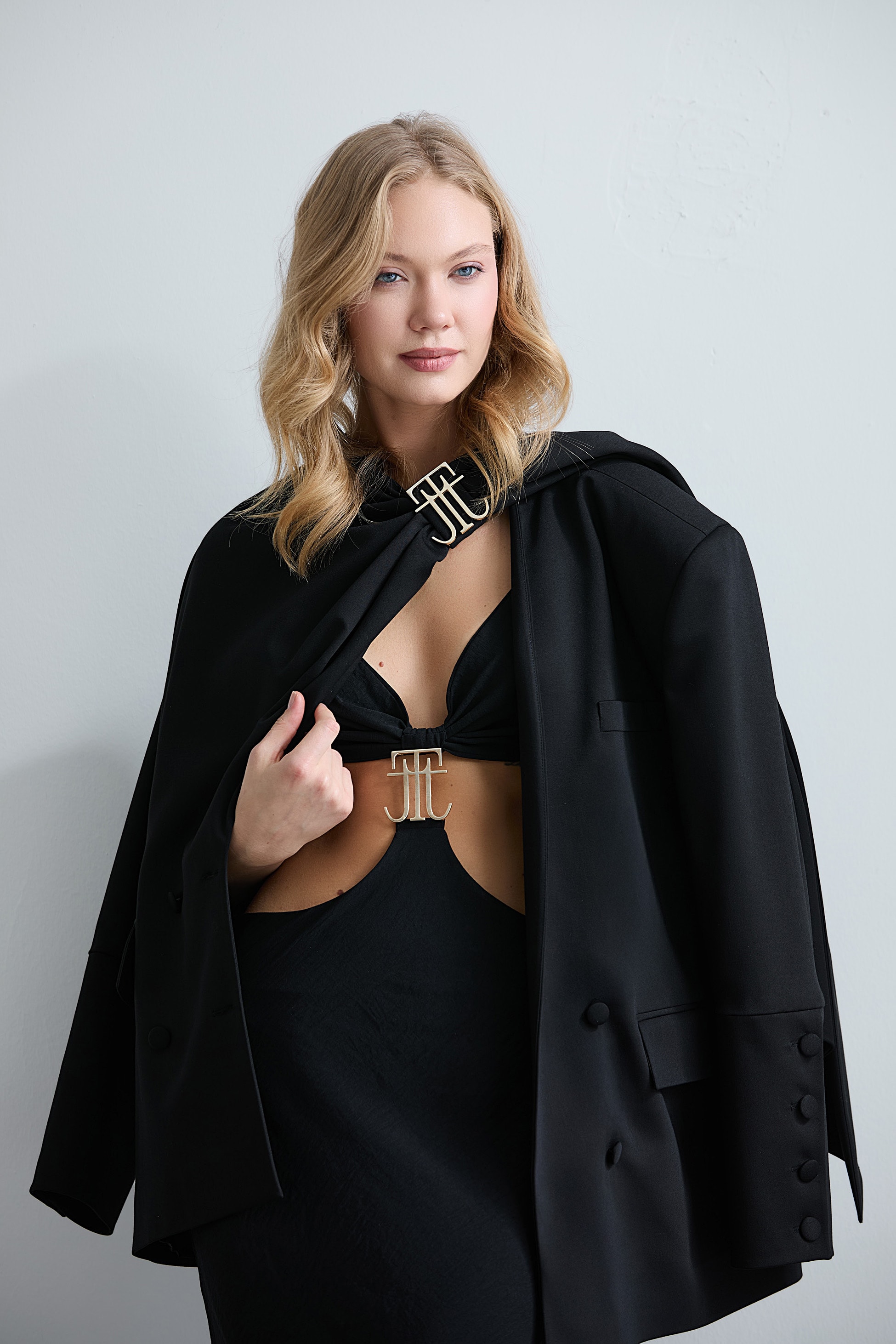 BOPP METAL LOGOLU GECE ELBİSESİ