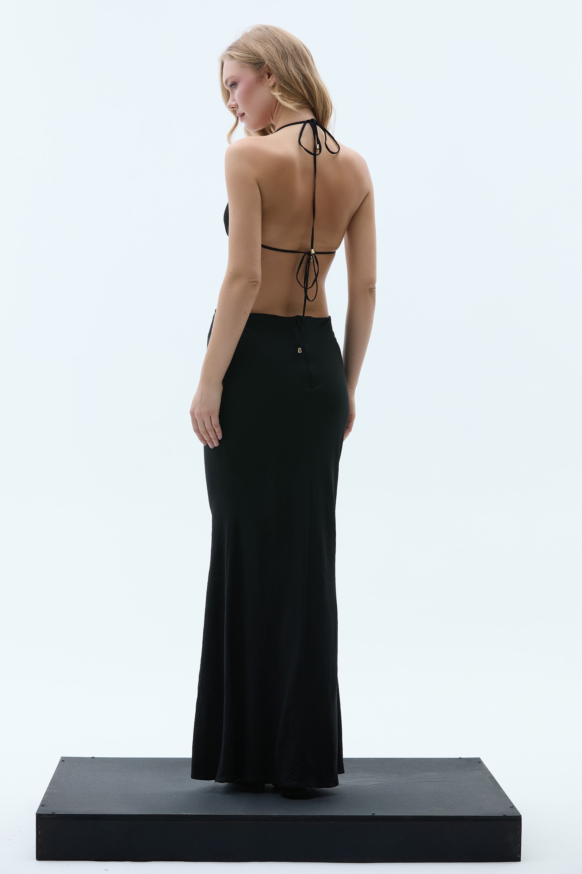 BOPP METAL LOGOLU GECE ELBİSESİ