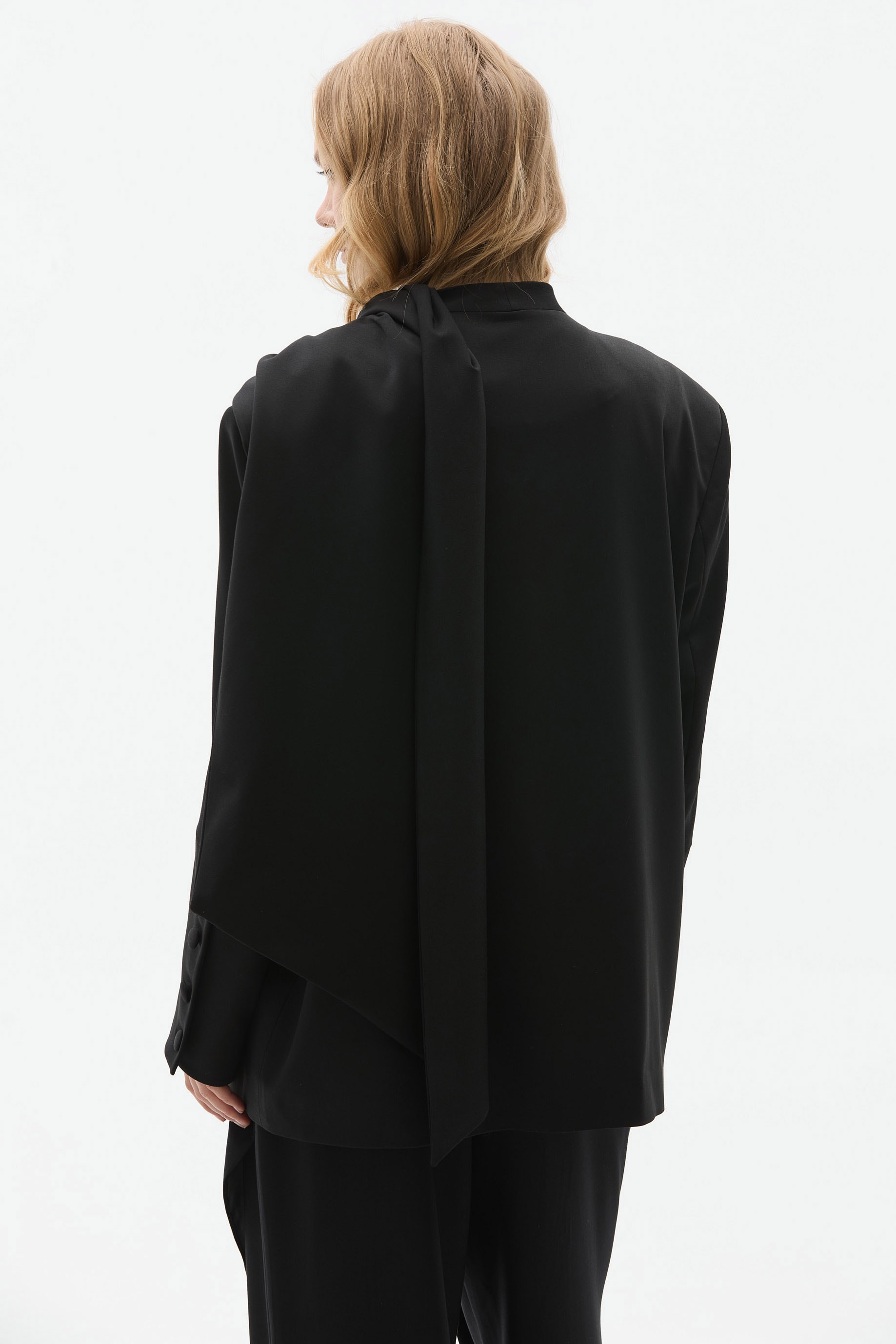 CLARE ATKI DETAYLI LOGOLU SİYAH ÖZEL DİKİM BLAZER CEKET