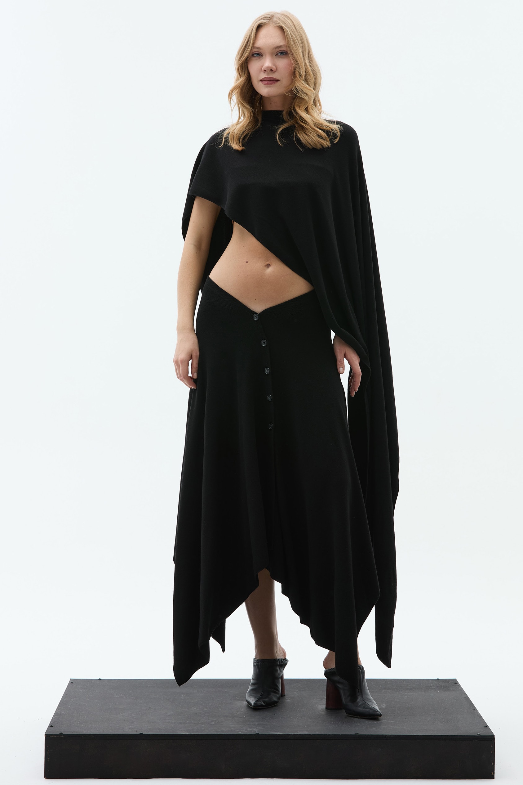 AURA ASİMETRİK SİYAH ETEK