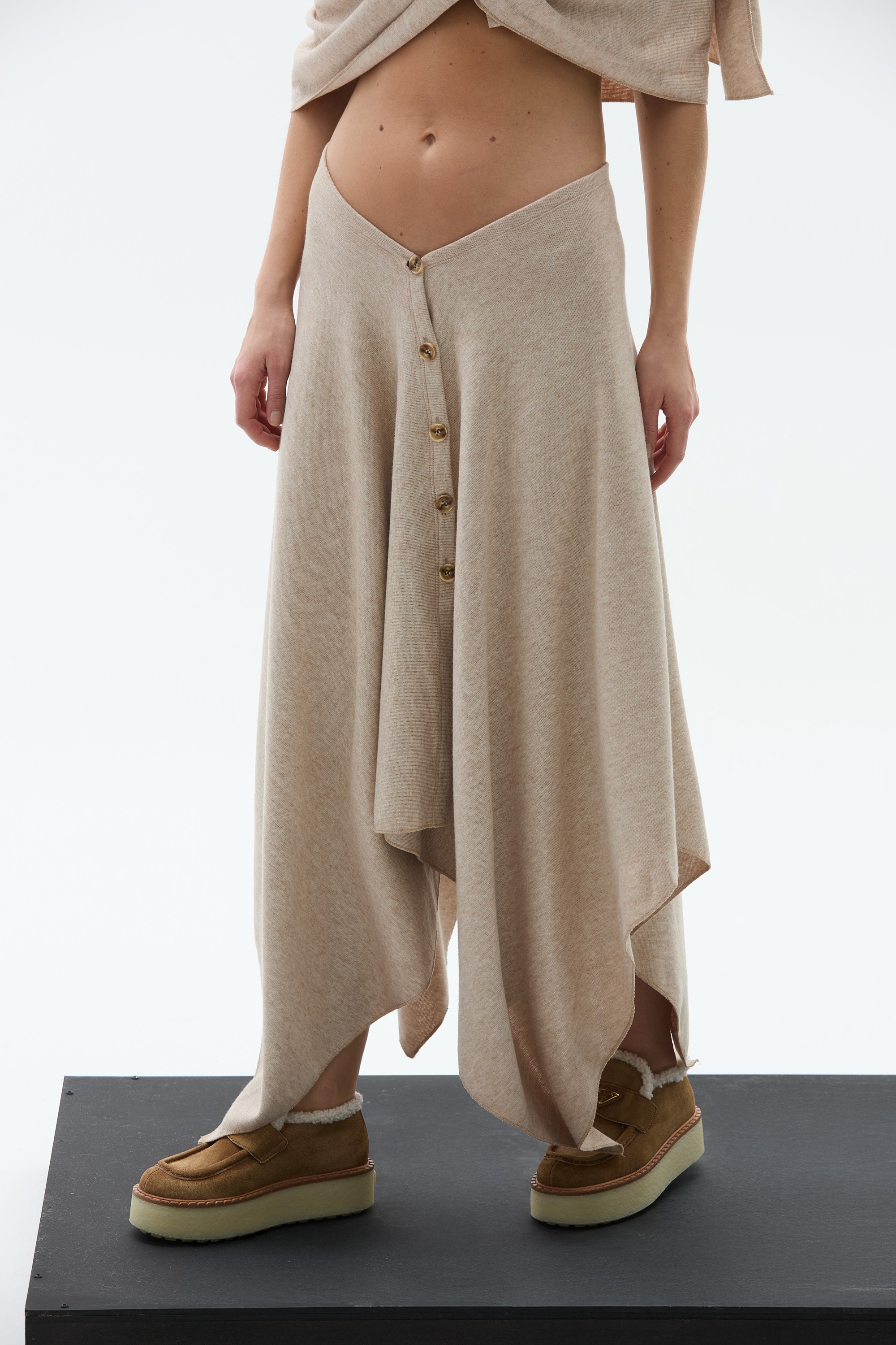 AURA ASİMETRİK KREMRENGİ ETEK