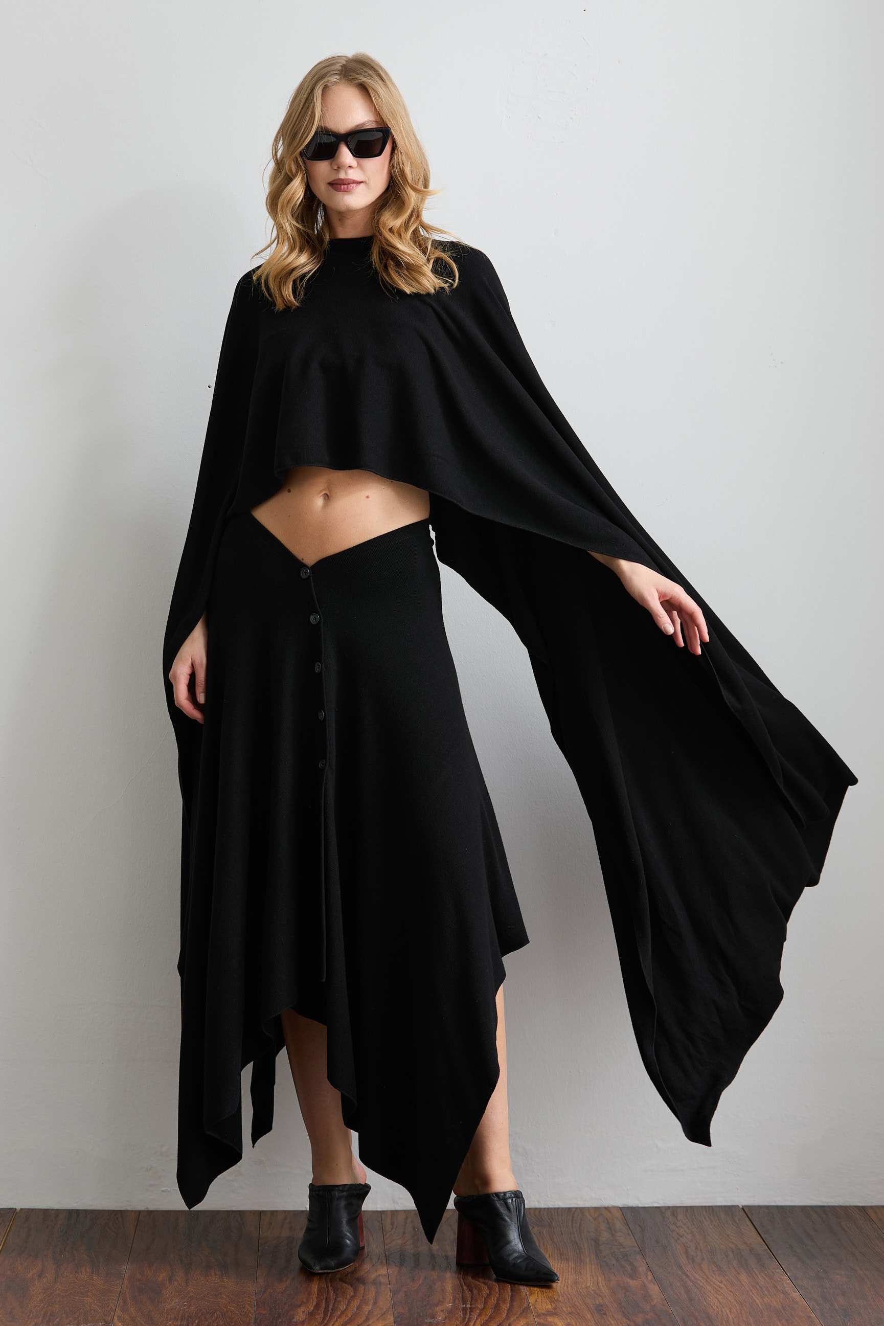 AURA ASİMETRİK SİYAH ETEK