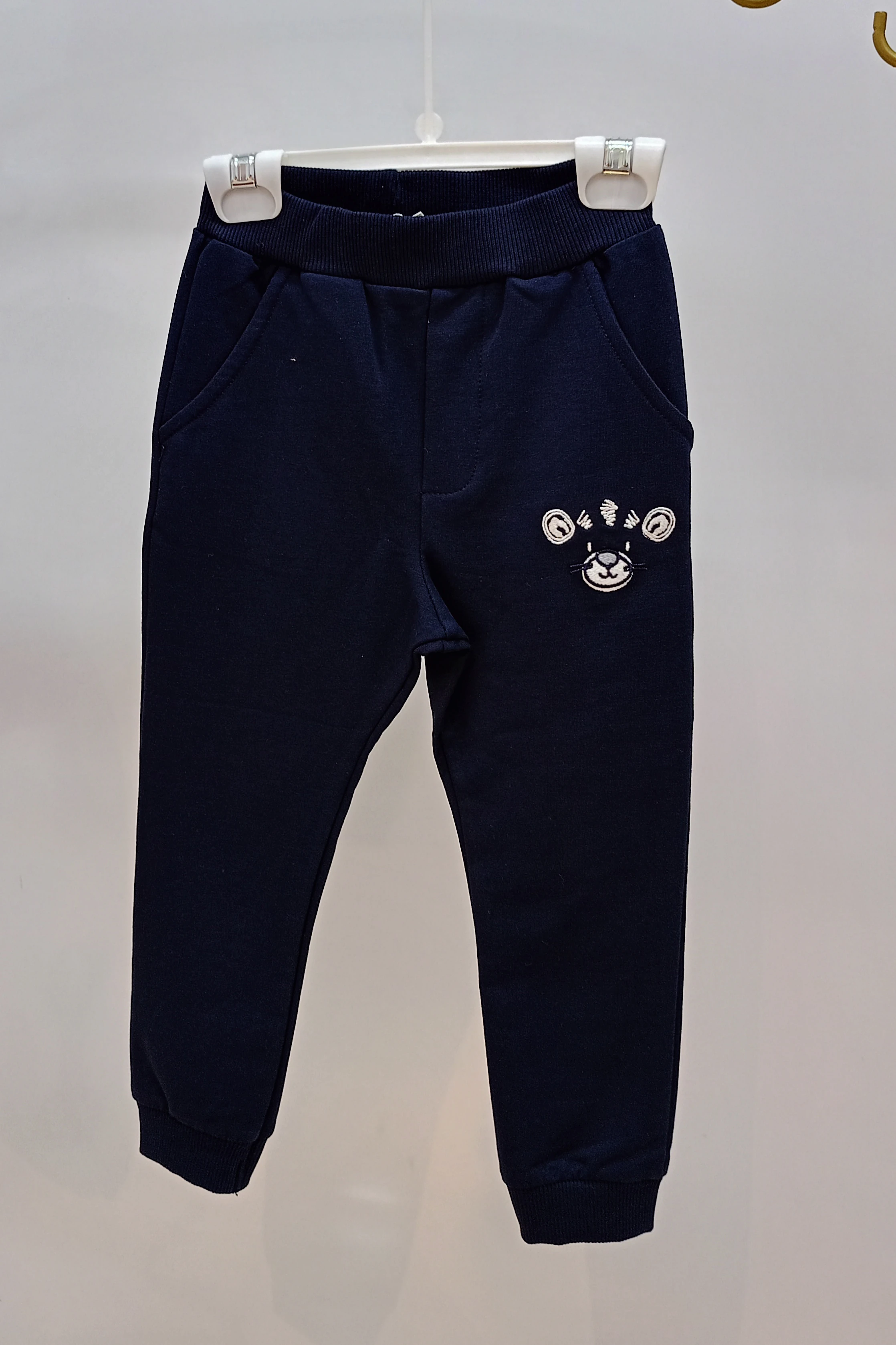 Önü Kanguru Cep Detaylı Ayıcık İşlemeli Erkek Eşofman Takımı 