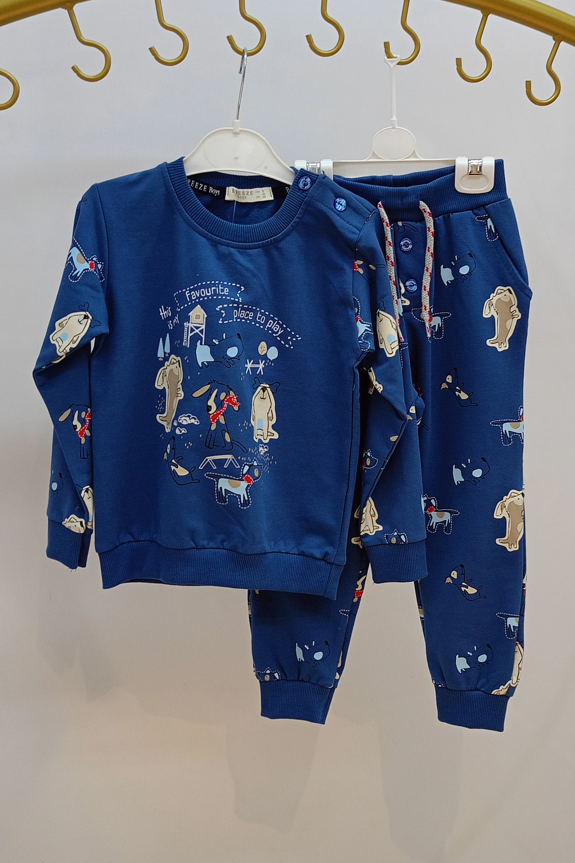 Köpek ve Yazı Desenli Omuz Yan Düğmeli Erkek Eşofman Takımı