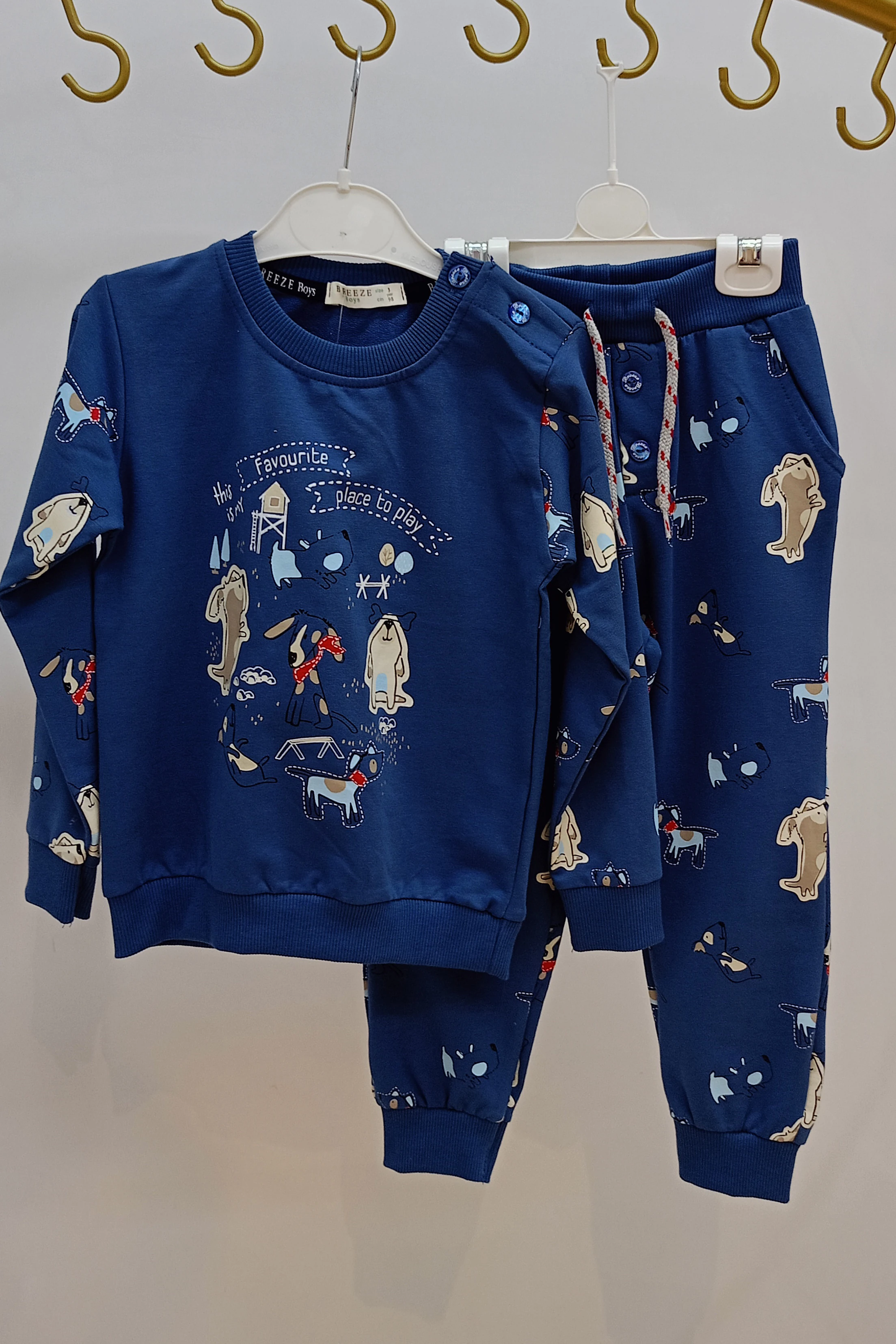 Köpek ve Yazı Desenli Omuz Yan Düğmeli Erkek Eşofman Takımı