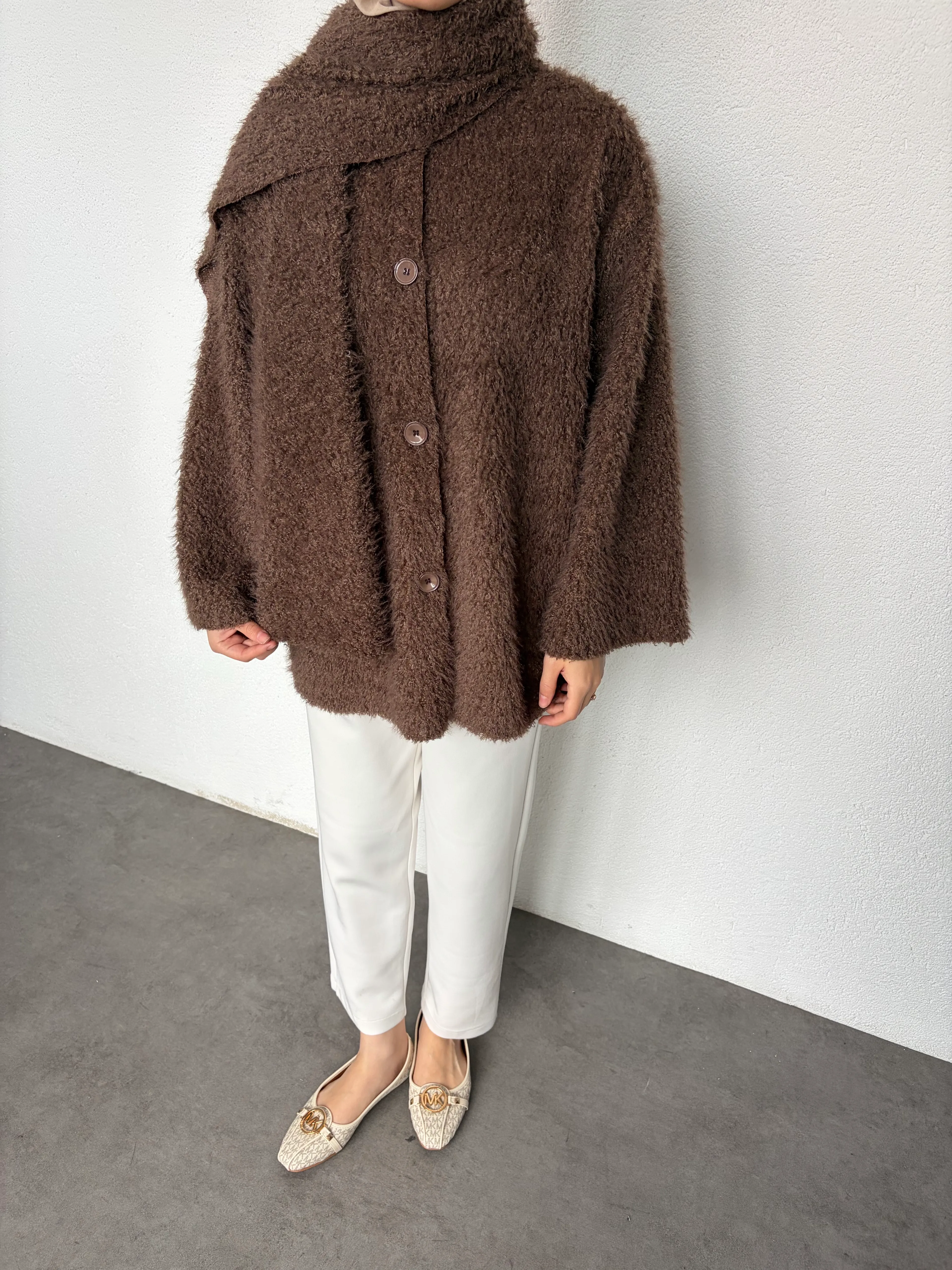 Atkı Detaylı Ceket