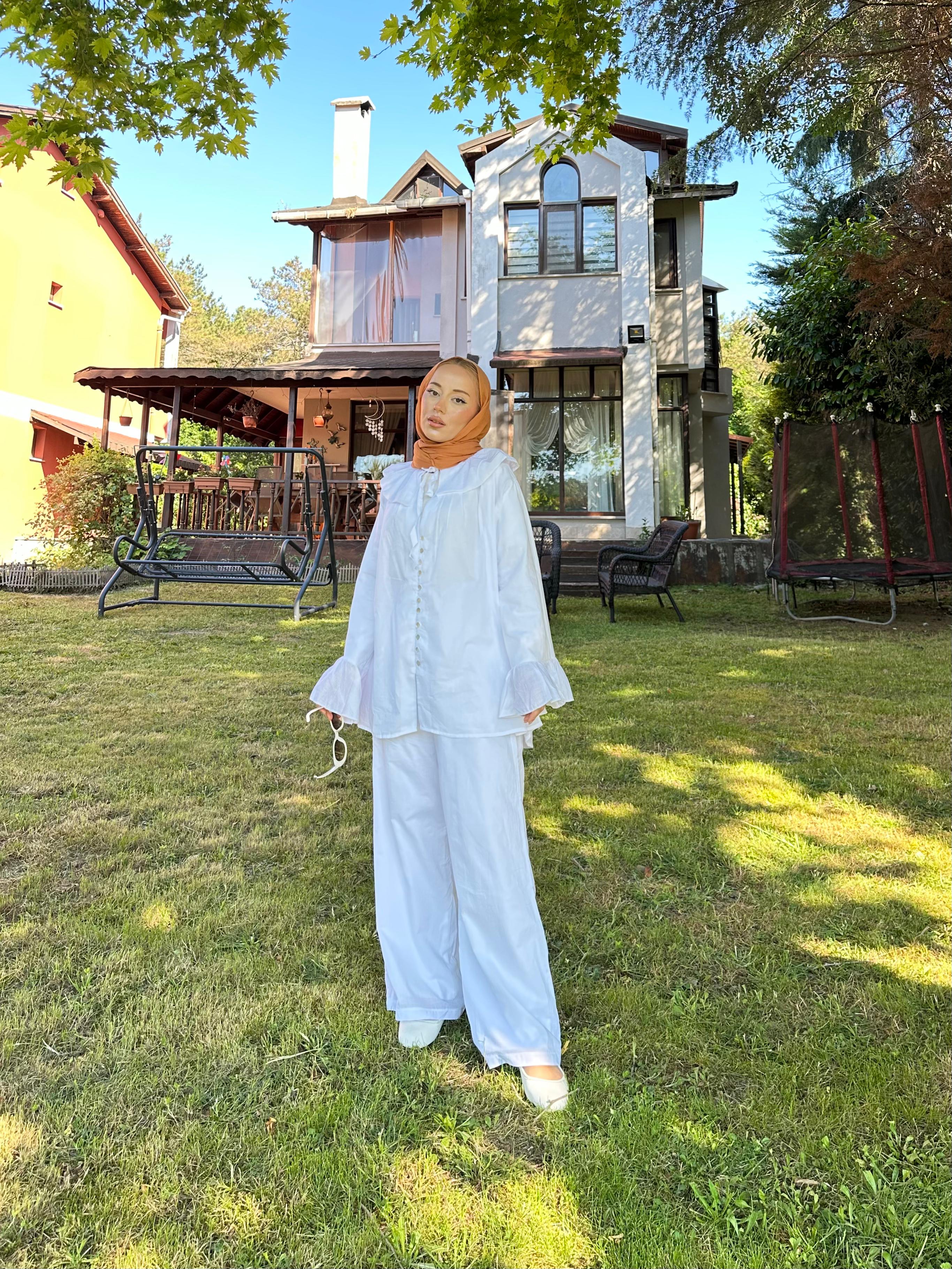 Kolları Volanlı Bebe Yaka Takım