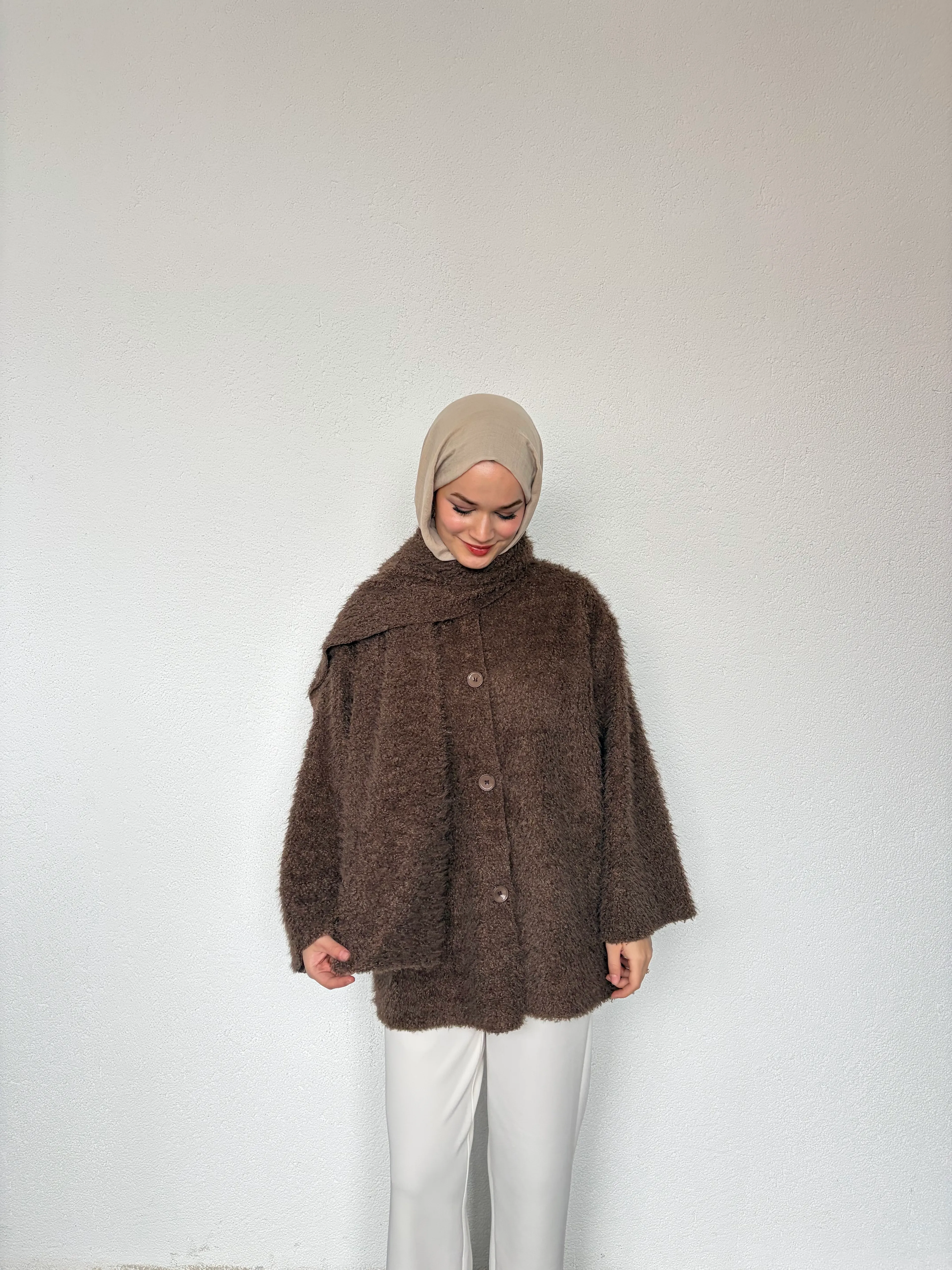 Atkı Detaylı Ceket