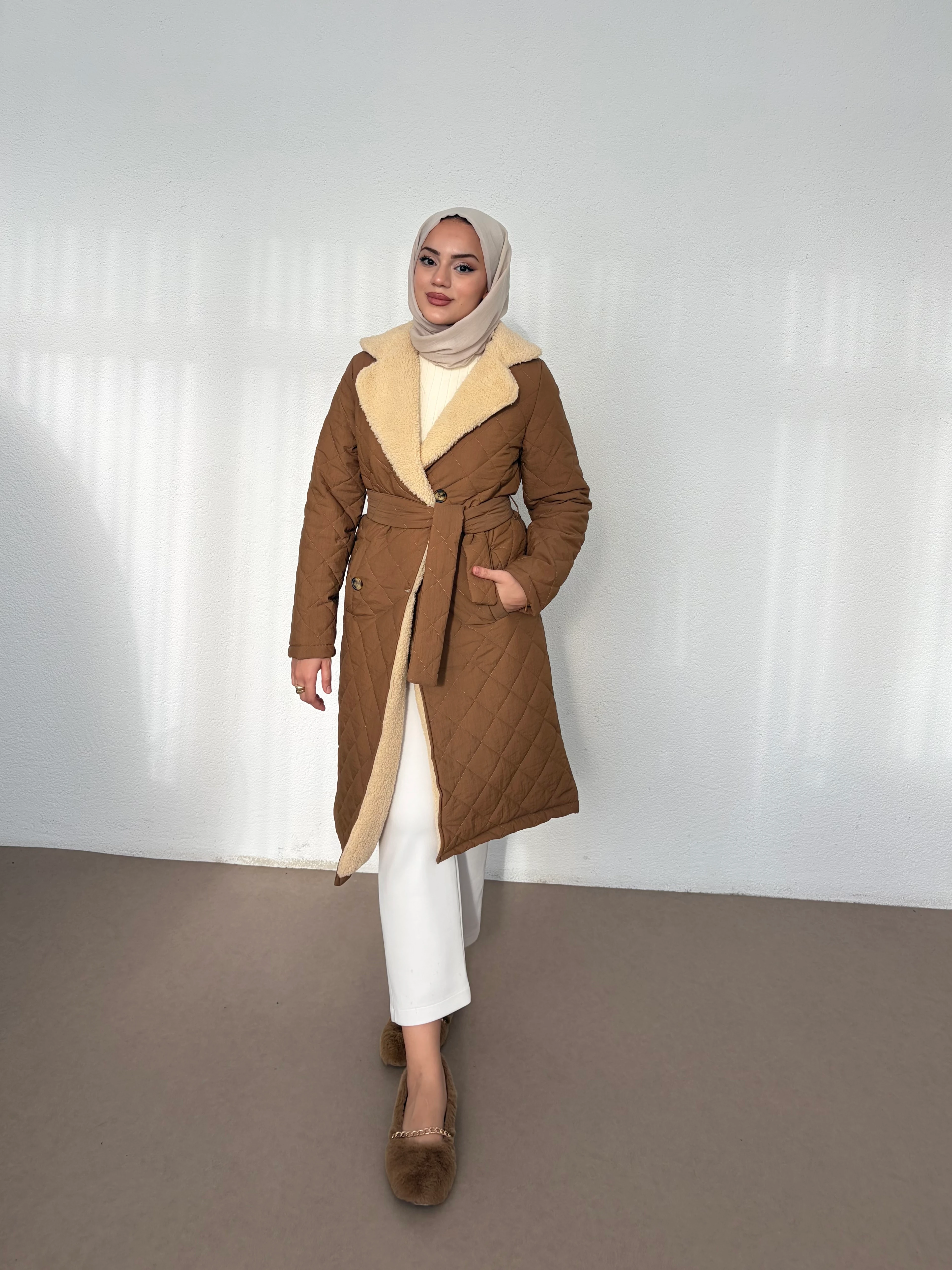 Peluş Detaylı Kapitone Mont - Kahve