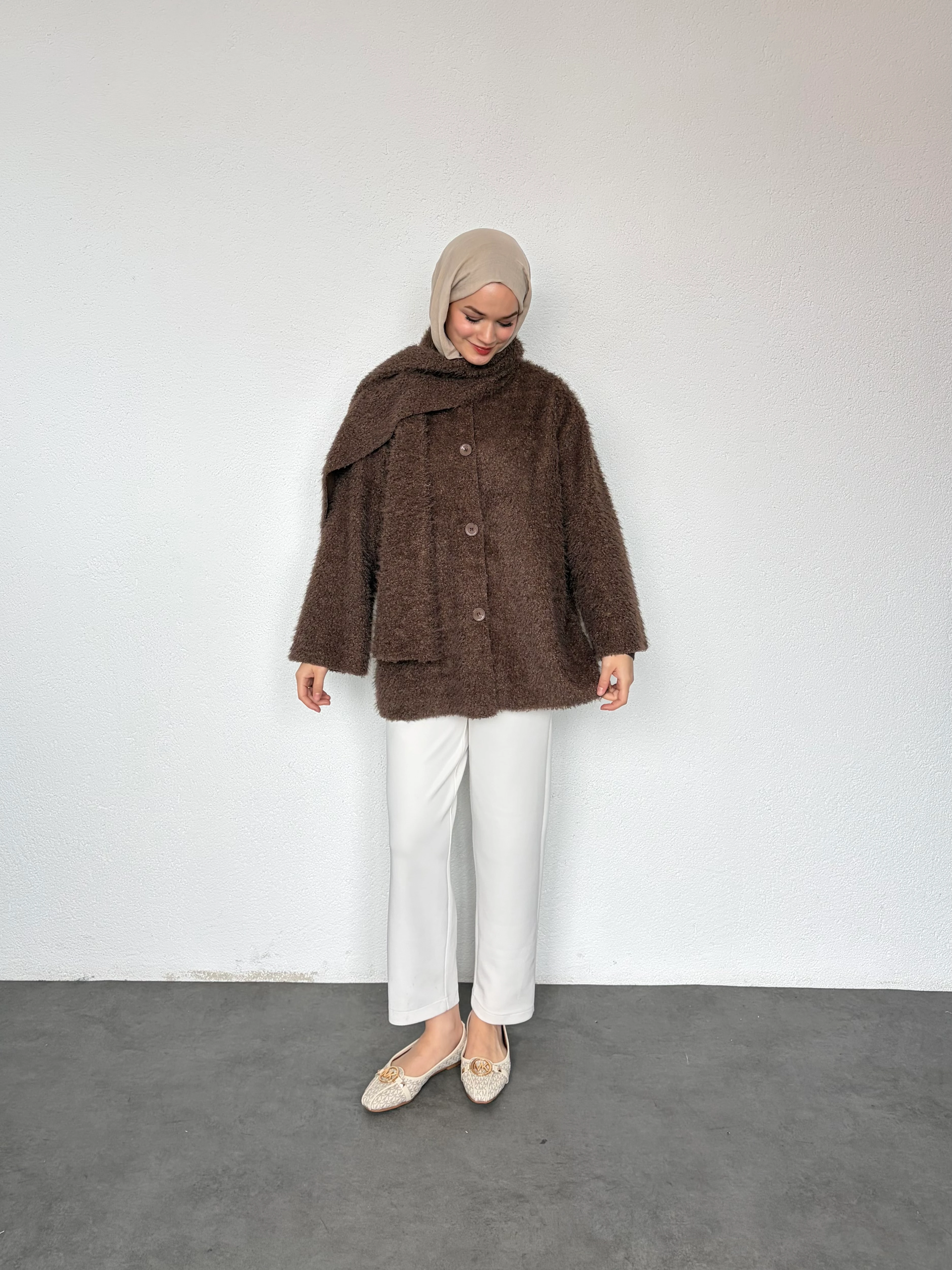 Atkı Detaylı Ceket